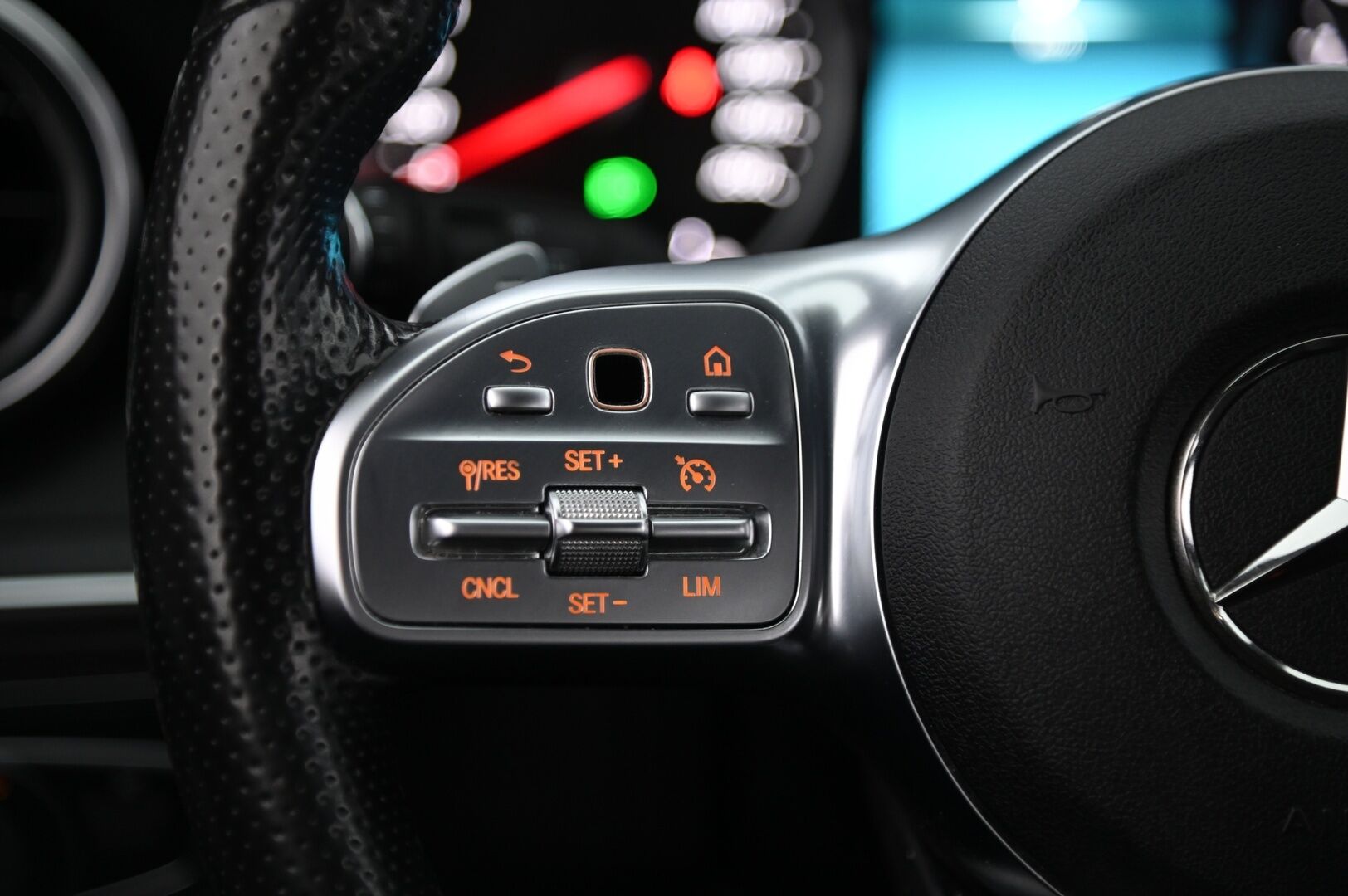 Mercedes-Benz C 2019 220 d T A Business AMG *Webasto / P-kamera / Vetokoukku / Led * - * Siisti / Näyttävät vanteet / hyvä huoltohistoria*