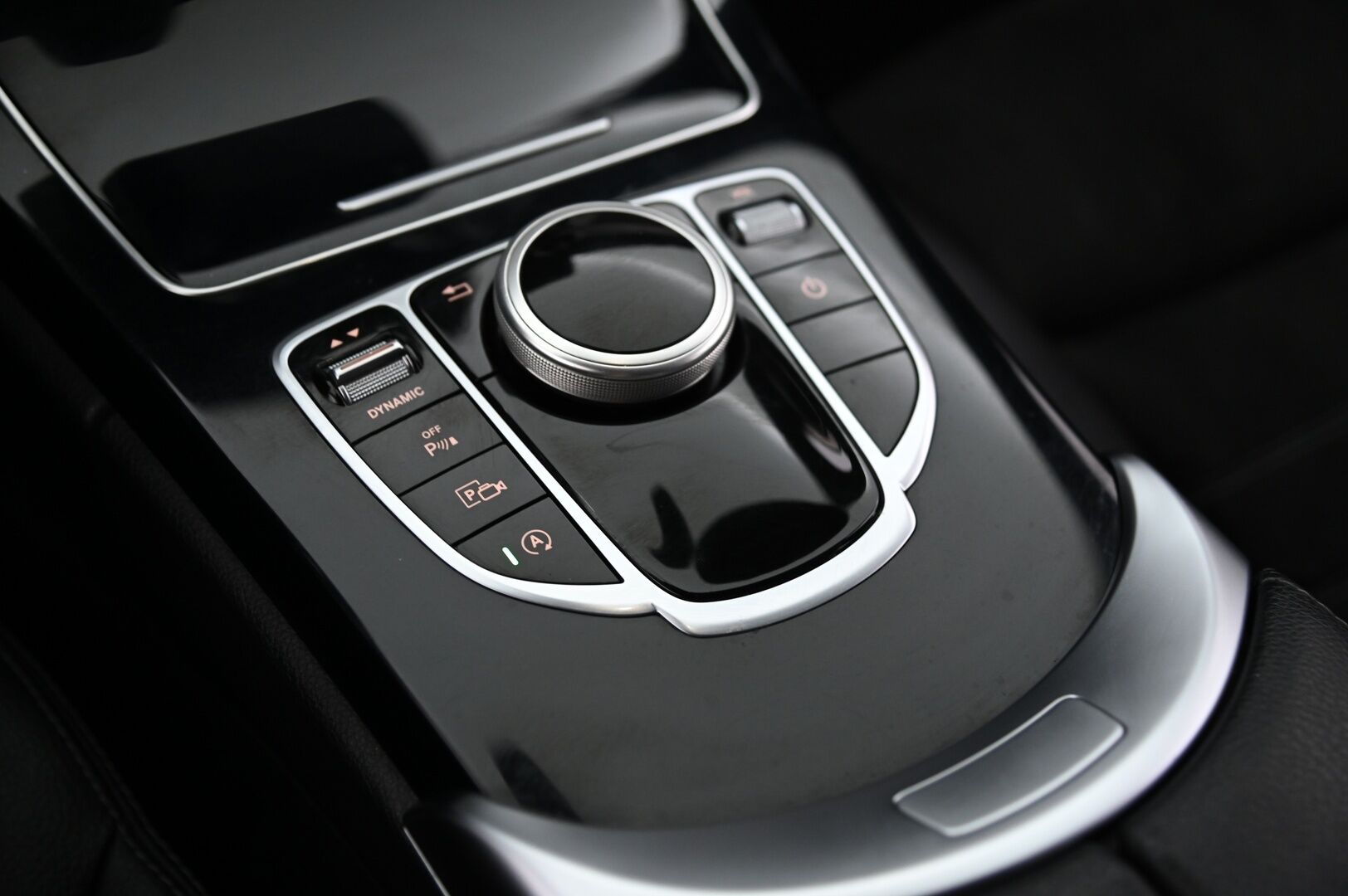 Mercedes-Benz C 2019 220 d T A Business AMG *Webasto / P-kamera / Vetokoukku / Led * - * Siisti / Näyttävät vanteet / hyvä huoltohistoria*