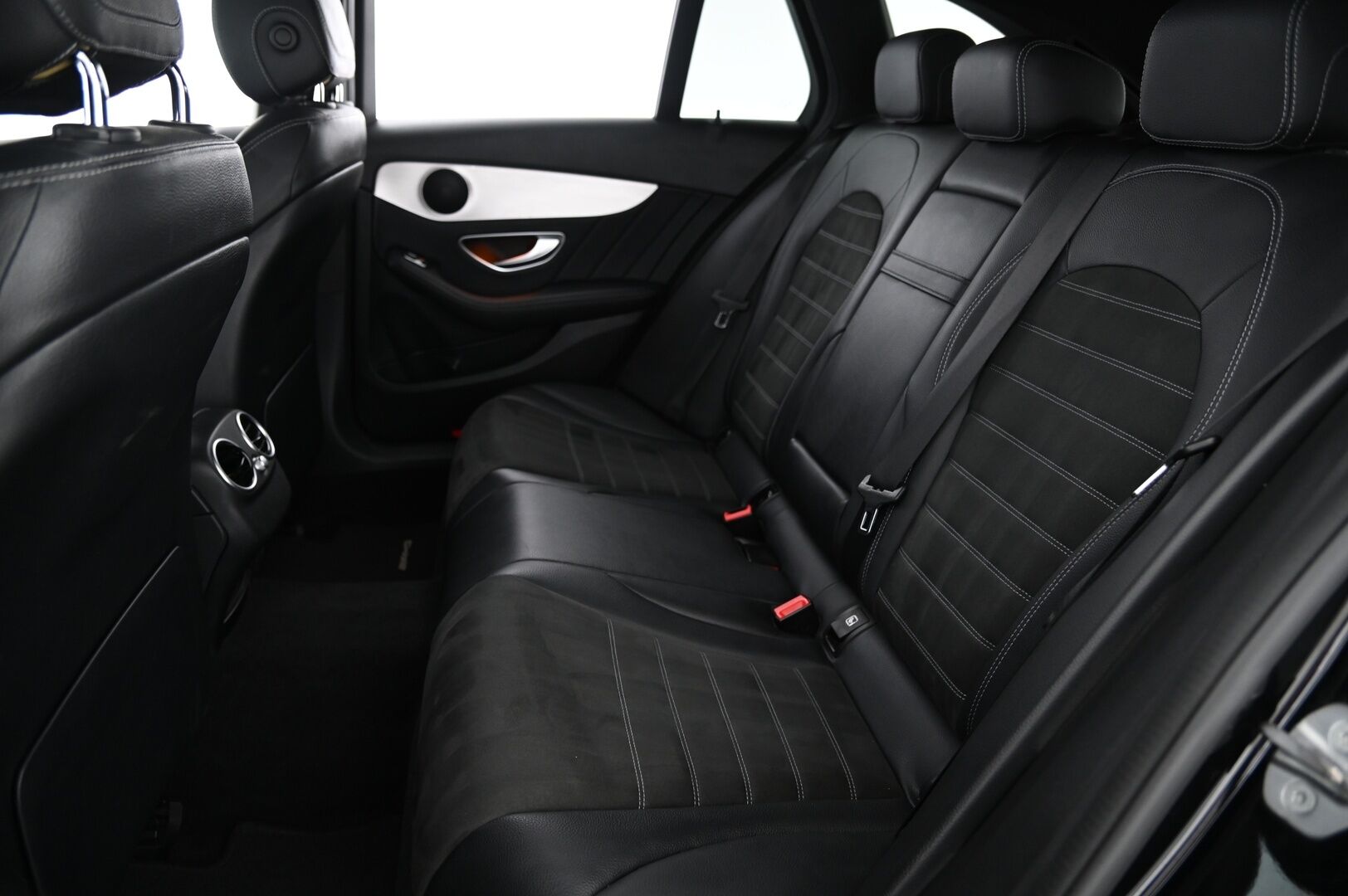 Mercedes-Benz C 2019 220 d T A Business AMG *Webasto / P-kamera / Vetokoukku / Led * - * Siisti / Näyttävät vanteet / hyvä huoltohistoria*