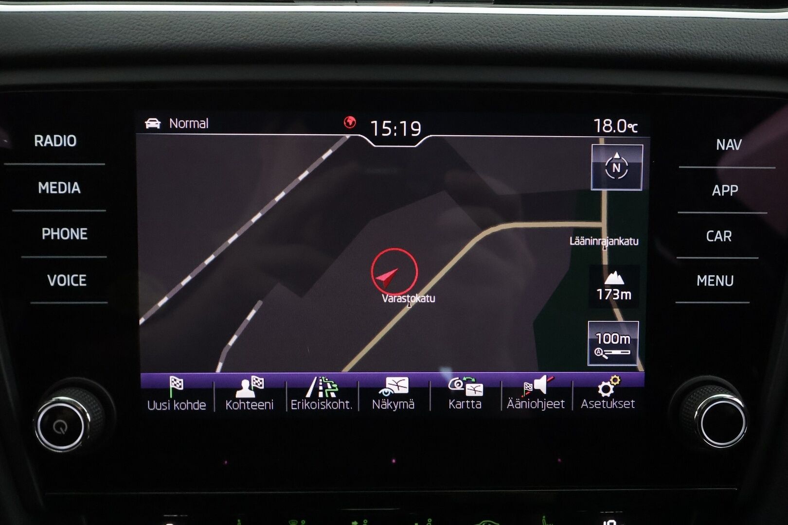 Skoda Octavia 2019 Combi 1,5 TSI Style BusinessLine DSG Autom. - | Juuri huollettu & Jakohihna vaihdettu! | ACC | Webasto | Koukku | P.Kamera | LED | Ratinlämmitys | Digimittaristo | Keyless | Apple&Android | Suomi-auto | Kahdet Renkaat |