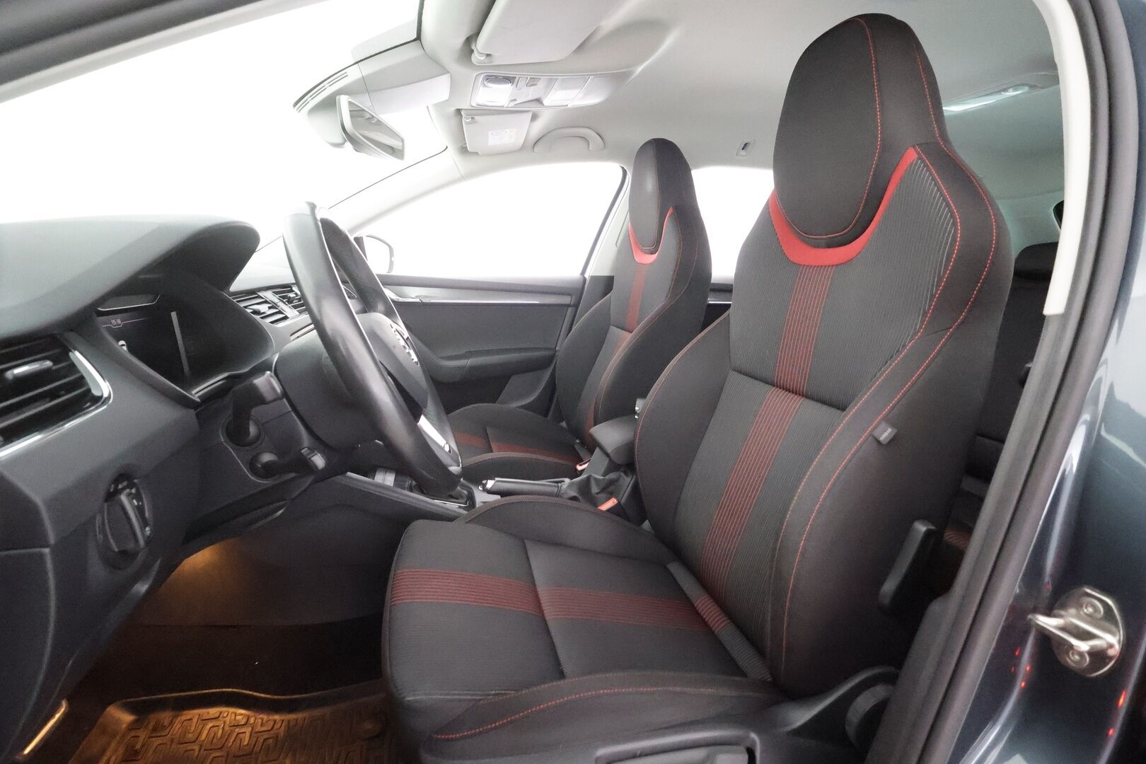 Skoda Octavia 2019 Combi 1,5 TSI Style BusinessLine DSG Autom. - | Juuri huollettu & Jakohihna vaihdettu! | ACC | Webasto | Koukku | P.Kamera | LED | Ratinlämmitys | Digimittaristo | Keyless | Apple&Android | Suomi-auto | Kahdet Renkaat |