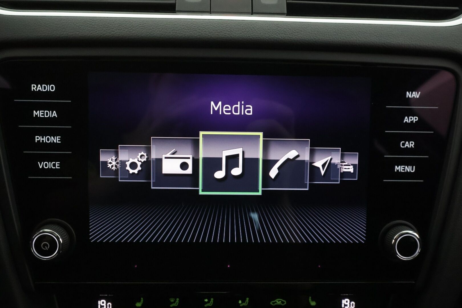 Skoda Octavia 2019 Combi 1,5 TSI Style BusinessLine DSG Autom. - | Juuri huollettu & Jakohihna vaihdettu! | ACC | Webasto | Koukku | P.Kamera | LED | Ratinlämmitys | Digimittaristo | Keyless | Apple&Android | Suomi-auto | Kahdet Renkaat |