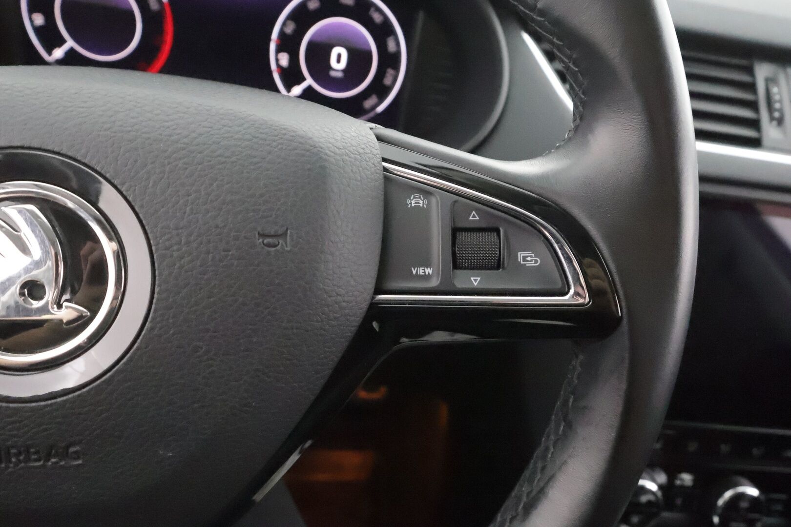 Skoda Octavia 2019 Combi 1,5 TSI Style BusinessLine DSG Autom. - | Juuri huollettu & Jakohihna vaihdettu! | ACC | Webasto | Koukku | P.Kamera | LED | Ratinlämmitys | Digimittaristo | Keyless | Apple&Android | Suomi-auto | Kahdet Renkaat |
