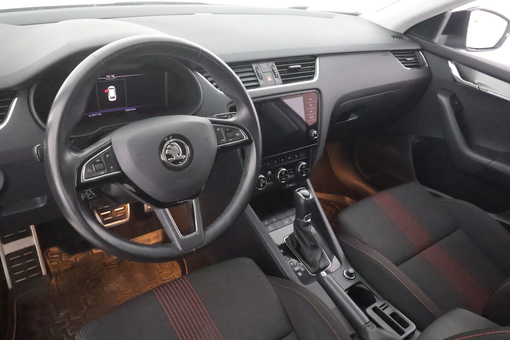 Skoda Octavia 2019 Combi 1,5 TSI Style BusinessLine DSG Autom. - | Juuri huollettu & Jakohihna vaihdettu! | ACC | Webasto | Koukku | P.Kamera | LED | Ratinlämmitys | Digimittaristo | Keyless | Apple&Android | Suomi-auto | Kahdet Renkaat |