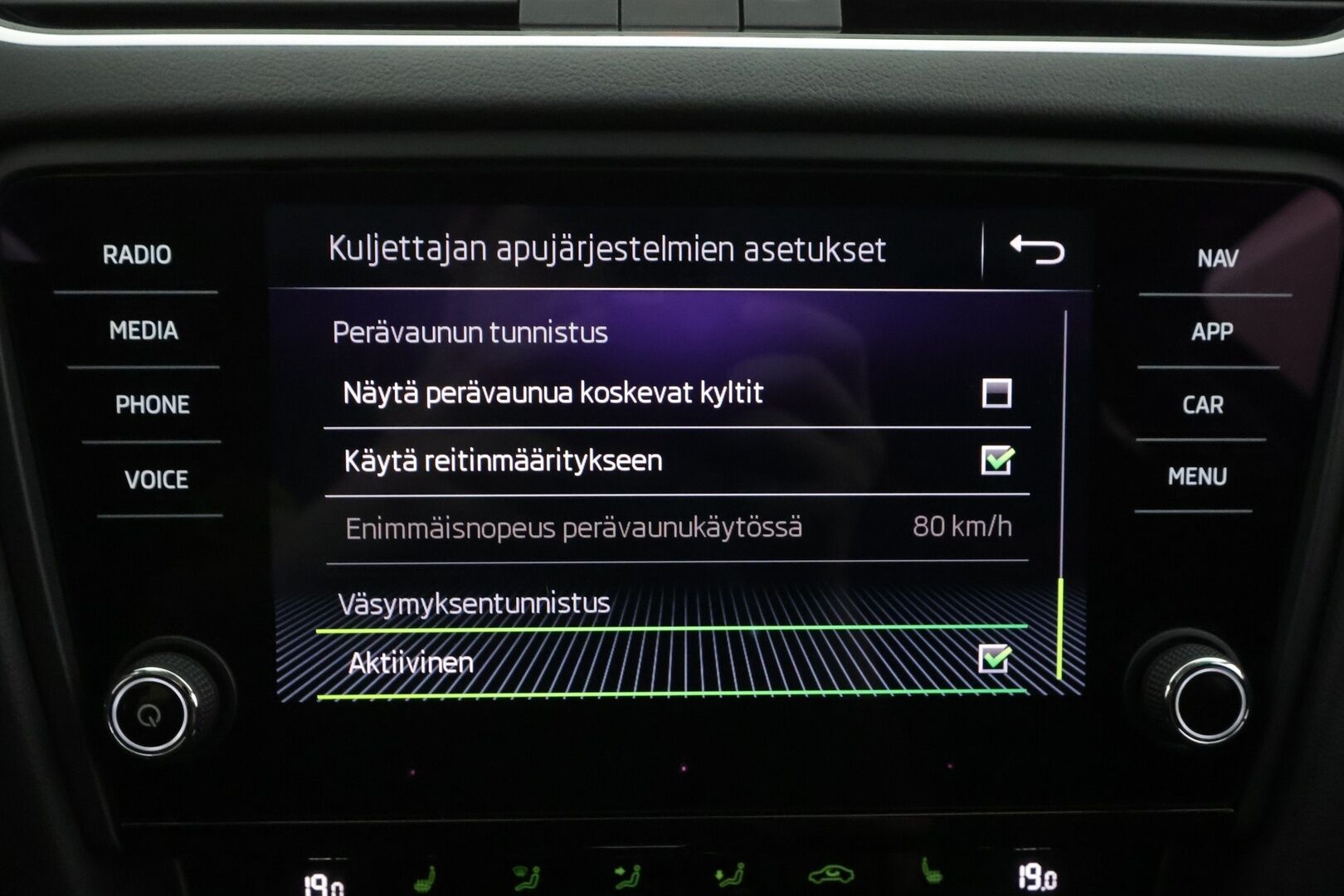 Skoda Octavia 2019 Combi 1,5 TSI Style BusinessLine DSG Autom. - | Juuri huollettu & Jakohihna vaihdettu! | ACC | Webasto | Koukku | P.Kamera | LED | Ratinlämmitys | Digimittaristo | Keyless | Apple&Android | Suomi-auto | Kahdet Renkaat |