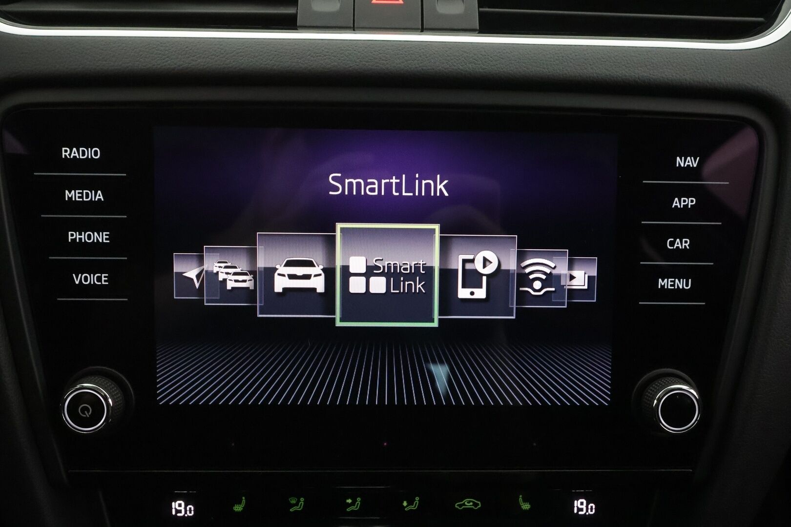 Skoda Octavia 2019 Combi 1,5 TSI Style BusinessLine DSG Autom. - | Juuri huollettu & Jakohihna vaihdettu! | ACC | Webasto | Koukku | P.Kamera | LED | Ratinlämmitys | Digimittaristo | Keyless | Apple&Android | Suomi-auto | Kahdet Renkaat |