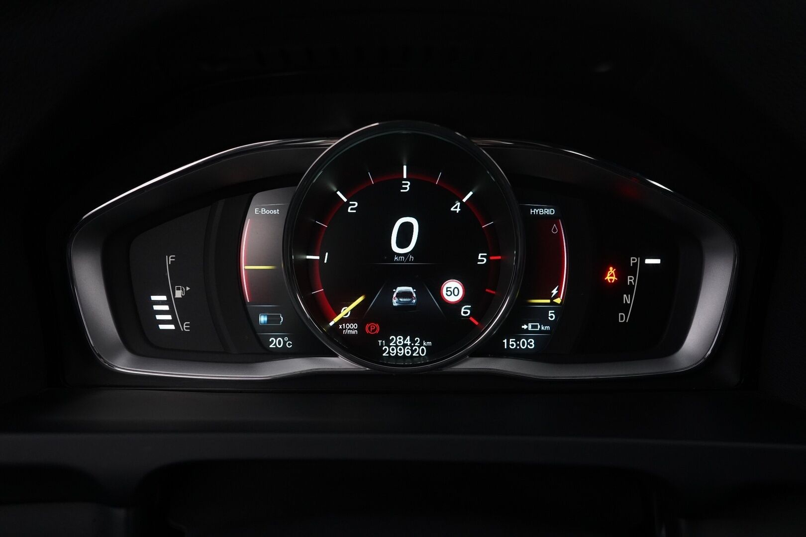 Volvo V60 2015 D6 AWD R-Design plug in hybrid aut * ACC / Webasto / Kamera / Koukku / Blis* - SoH 90% / Juuri katsastettu / Kahdet renkaat / Hyvät varuseet
