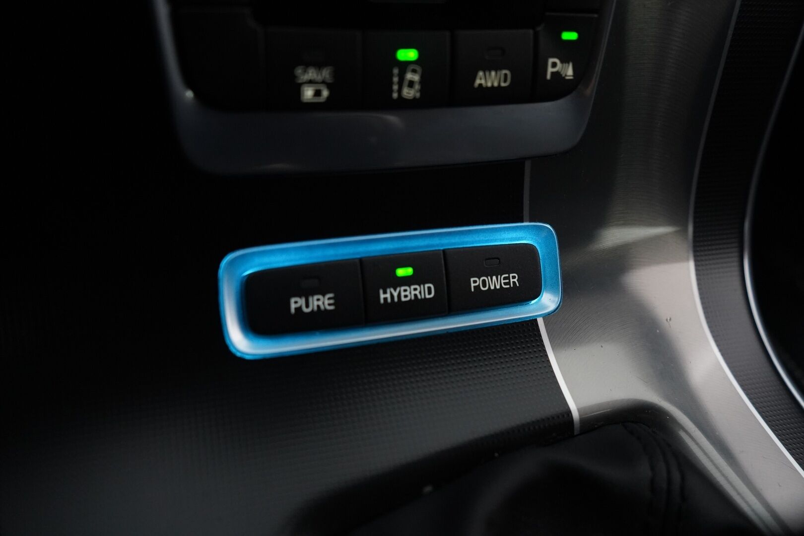 Volvo V60 2015 D6 AWD R-Design plug in hybrid aut * ACC / Webasto / Kamera / Koukku / Blis* - SoH 90% / Juuri katsastettu / Kahdet renkaat / Hyvät varuseet