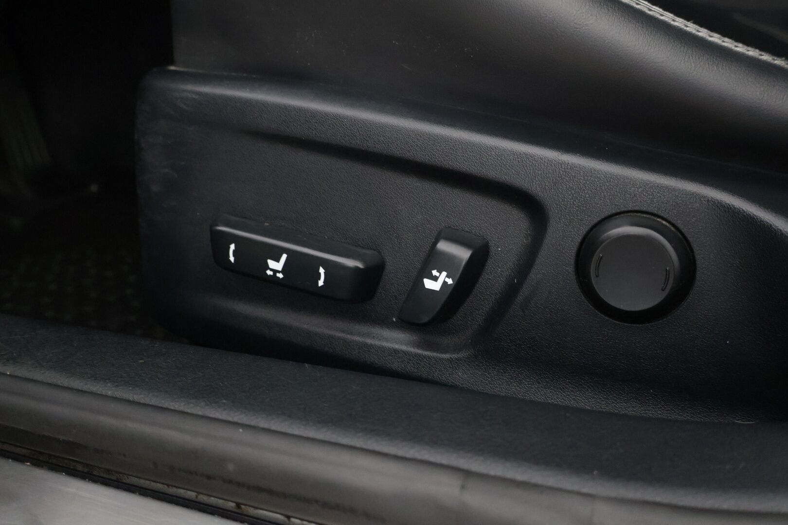 Lexus IS 2014 300h Executive A. *Lohko / Keyless / Mark Levinson / Ilmastoidut nahat* - Juuri katsastettu