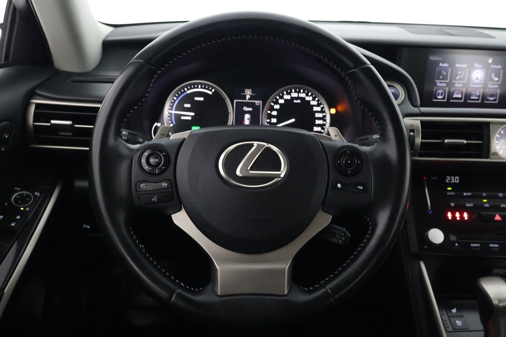 Lexus IS 2014 300h Executive A. *Lohko / Keyless / Mark Levinson / Ilmastoidut nahat* - Juuri katsastettu
