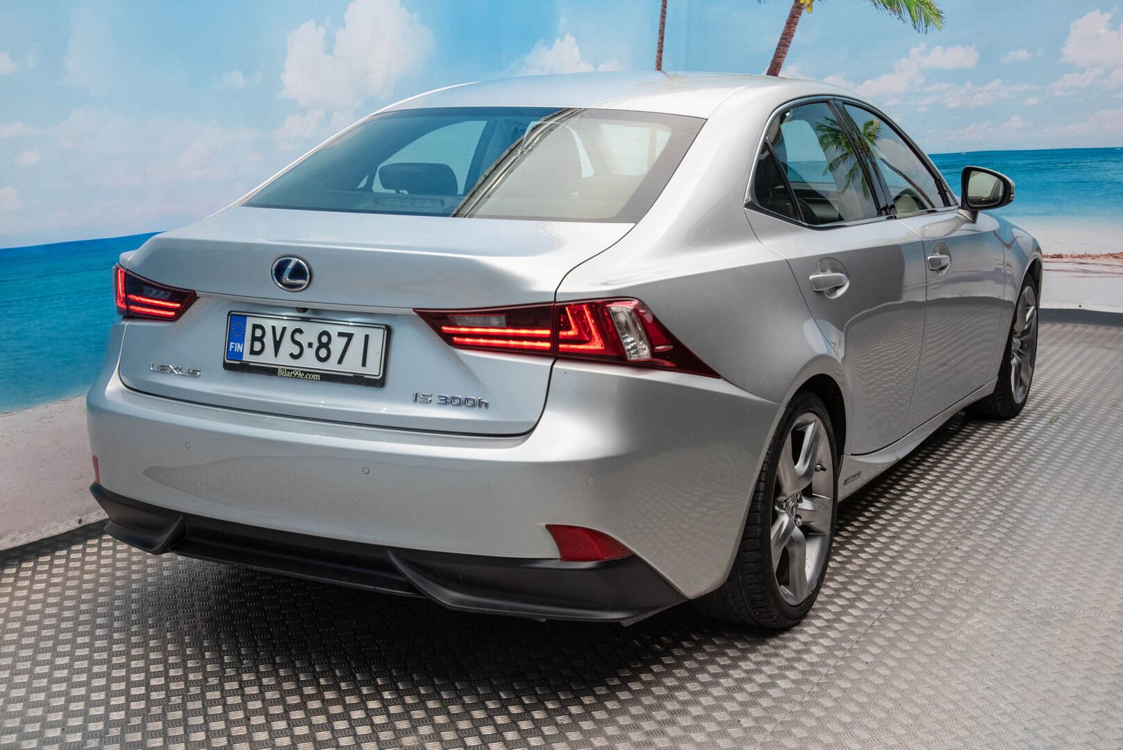 Lexus IS 2014 300h Executive A. *Lohko / Keyless / Mark Levinson / Ilmastoidut nahat* - Juuri katsastettu
