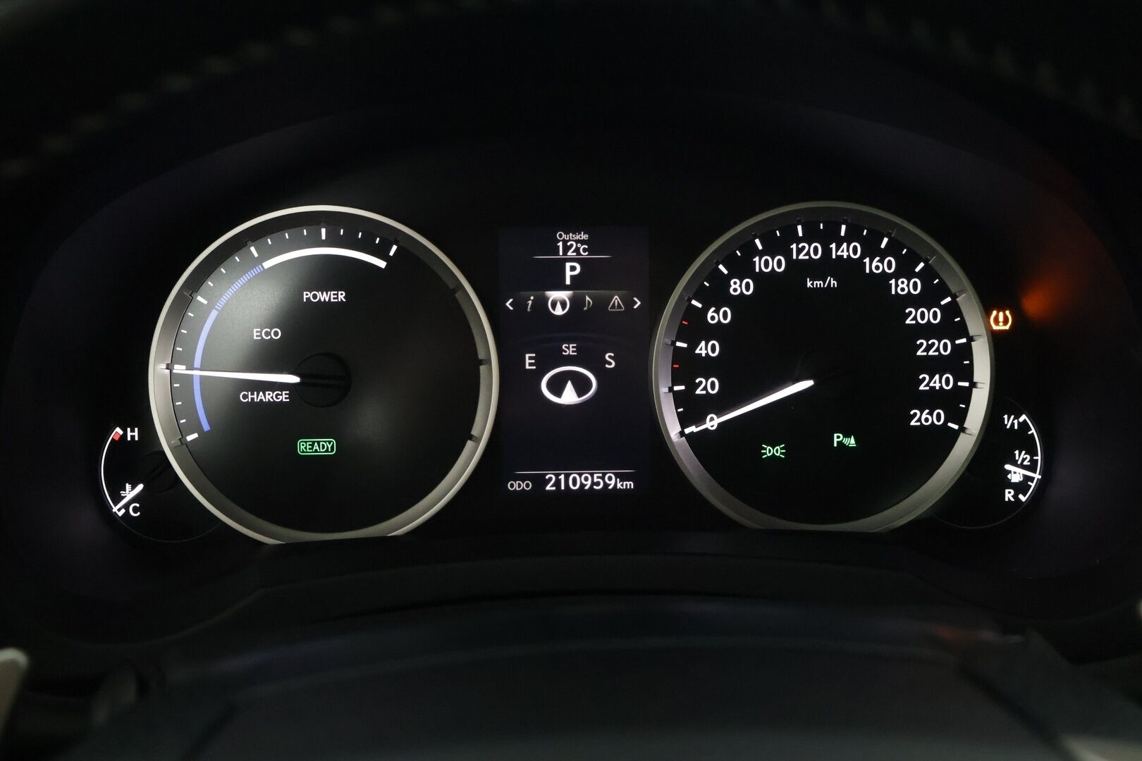 Lexus IS 2014 300h Executive A. *Lohko / Keyless / Mark Levinson / Ilmastoidut nahat* - Juuri katsastettu