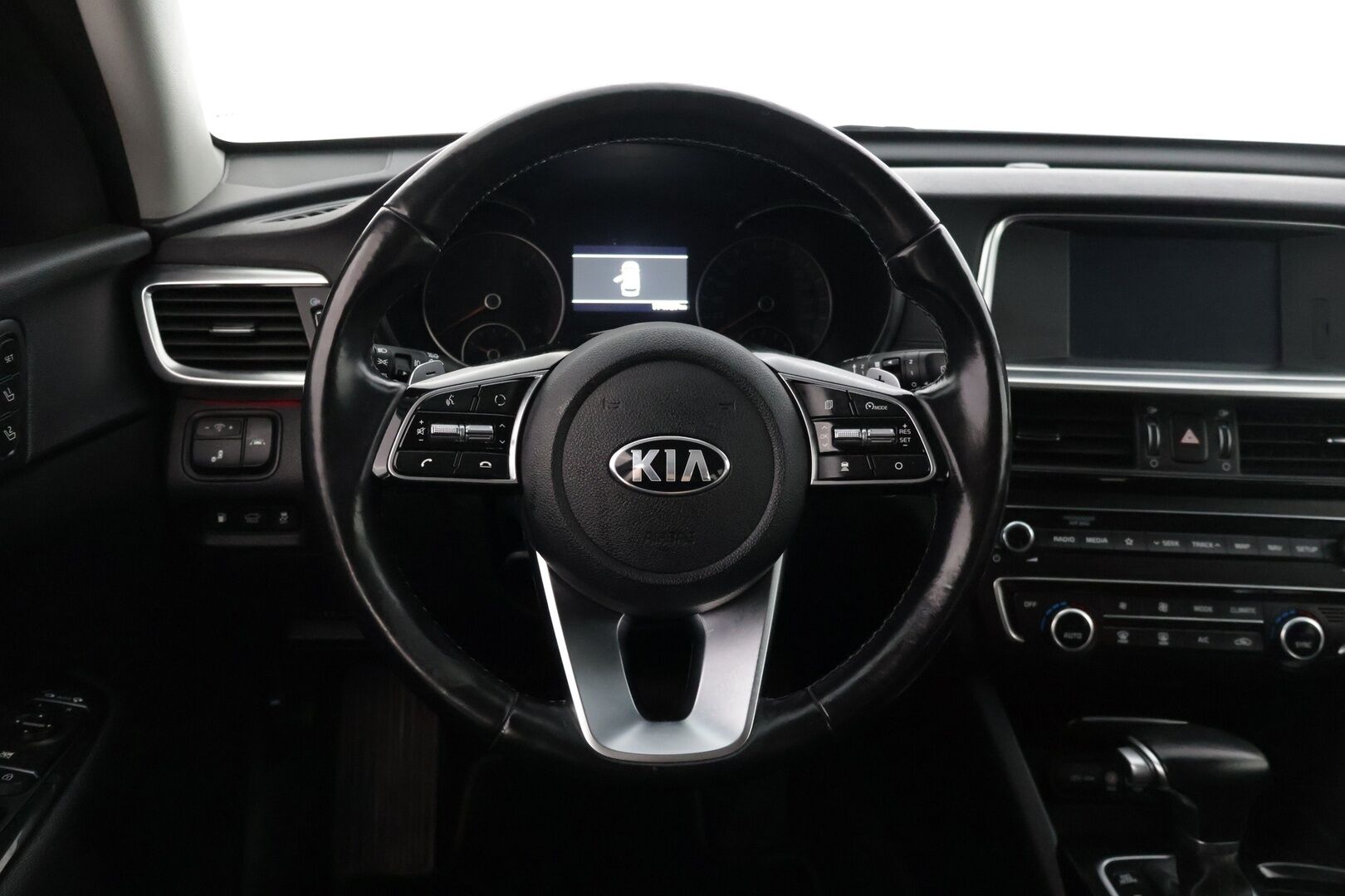 Kia Optima 2020 1,6 CRDi SCR ISG Business Premium Edition SW DCT A/T * Facelift / Webasto / Adapt. vakkari / KeylessGo / P.kamera * - *Jakohihna vaihdettu 165tkm / Carplay&AndroidAuto / Ilmastoidut nahat edessä! / Navi / Kuskin penkki muistilla!*