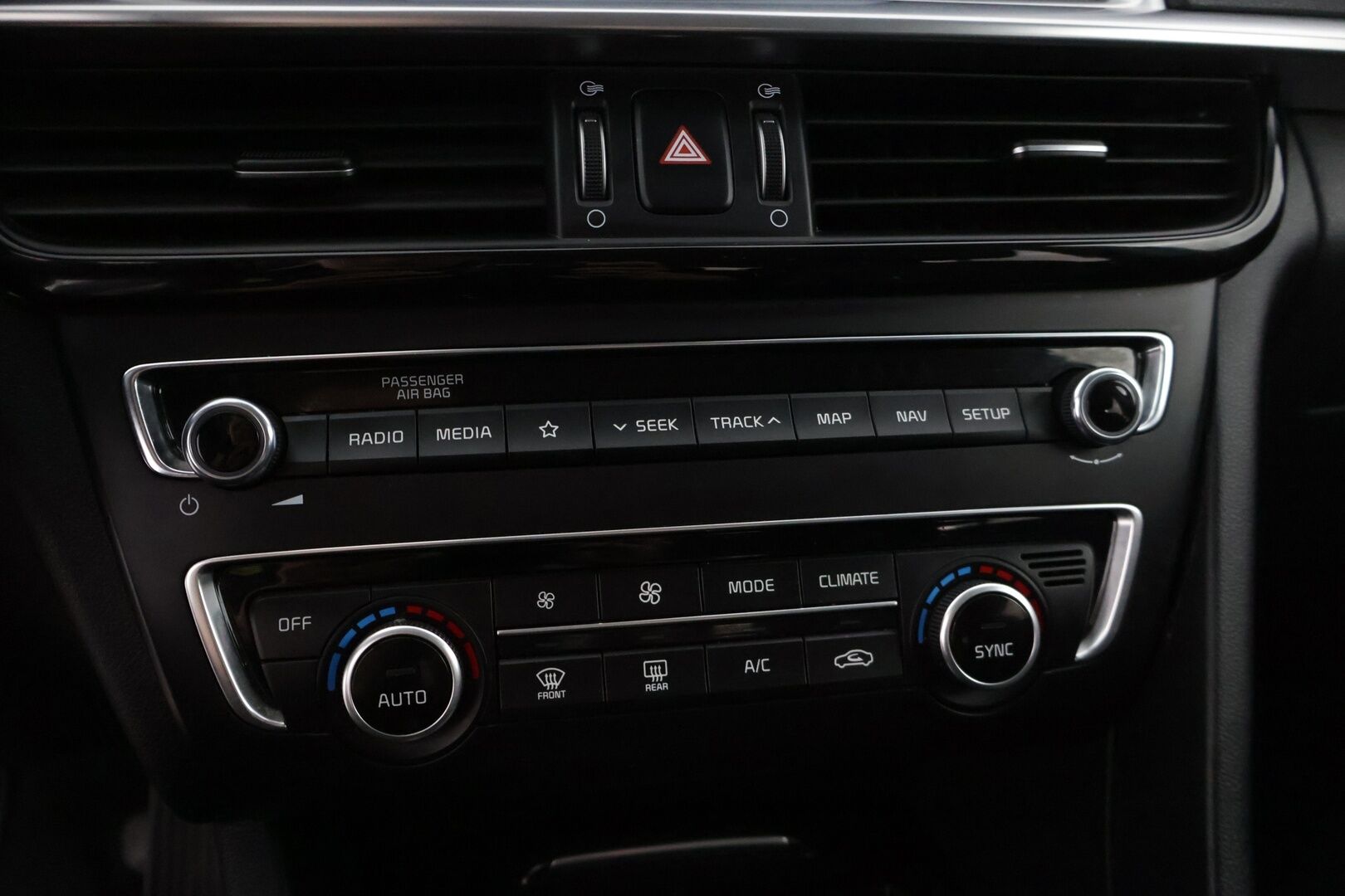 Kia Optima 2020 1,6 CRDi SCR ISG Business Premium Edition SW DCT A/T * Facelift / Webasto / Adapt. vakkari / KeylessGo / P.kamera * - *Jakohihna vaihdettu 165tkm / Carplay&AndroidAuto / Ilmastoidut nahat edessä! / Navi / Kuskin penkki muistilla!*
