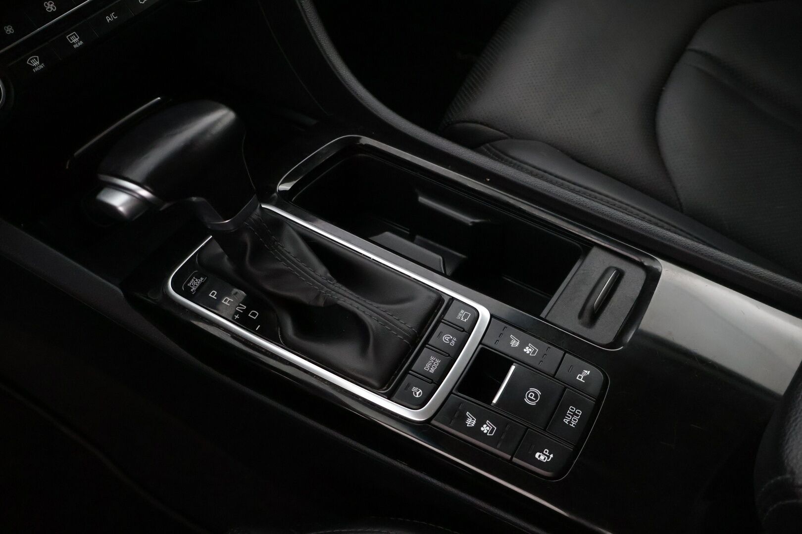 Kia Optima 2020 1,6 CRDi SCR ISG Business Premium Edition SW DCT A/T * Facelift / Webasto / Adapt. vakkari / KeylessGo / P.kamera * - *Jakohihna vaihdettu 165tkm / Carplay&AndroidAuto / Ilmastoidut nahat edessä! / Navi / Kuskin penkki muistilla!*