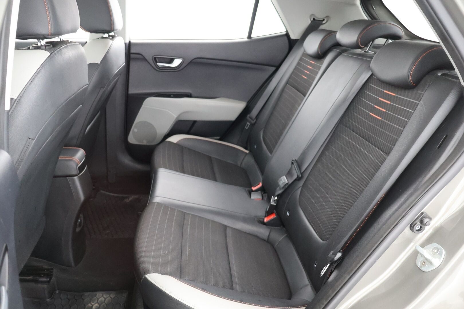 Kia Stonic 2019 1,0 T-GDI ISG 120hv EX Design DCT EcoDynamics - | P-Kamera | Suomi-Auto | Apple&Android | Ratinlämmitys | Osanahat | Lane Assist