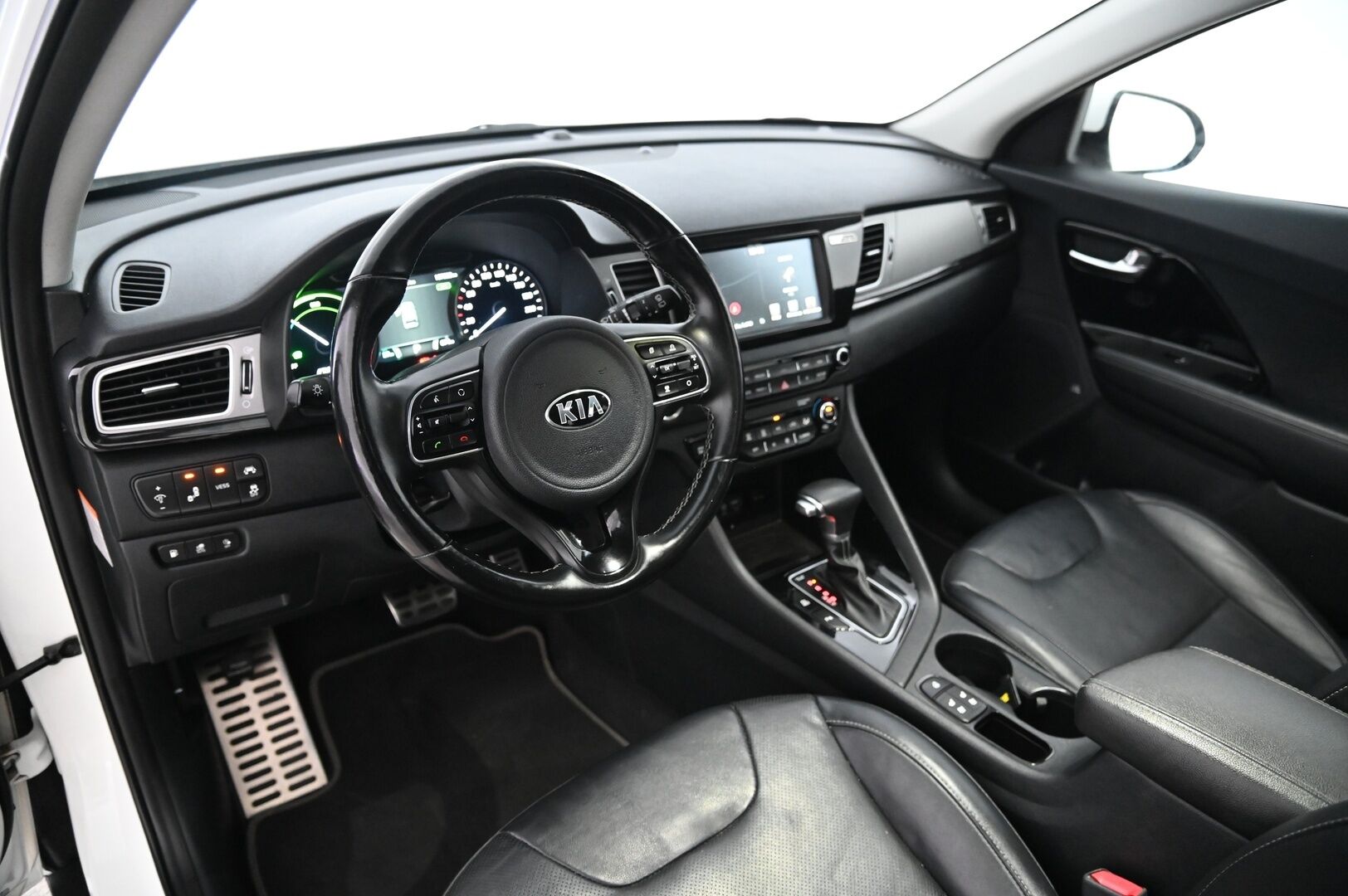 Kia Niro plug-in 2019 1,6 GDI Business Luxury DCT *JBL / ACC / Keylessgo / Koukku / Ilmastoidut Penkit / P*kamera / Tutkat* - *Siisti juuri saapunut / 2x renkaat*