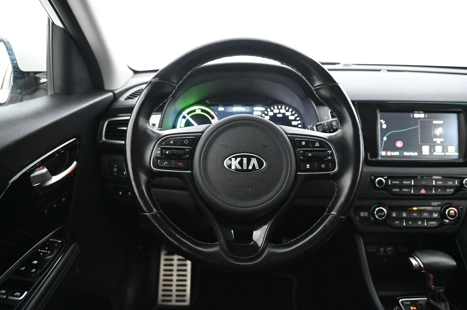 Kia Niro plug-in 2019 1,6 GDI Business Luxury DCT *JBL / ACC / Keylessgo / Koukku / Ilmastoidut Penkit / P*kamera / Tutkat* - *Siisti juuri saapunut / 2x renkaat*