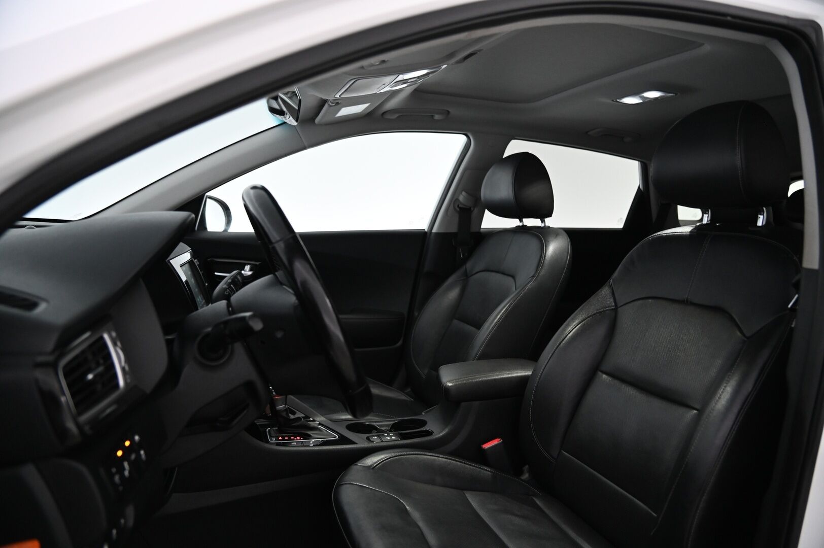 Kia Niro plug-in 2019 1,6 GDI Business Luxury DCT *JBL / ACC / Keylessgo / Koukku / Ilmastoidut Penkit / P*kamera / Tutkat* - *Siisti juuri saapunut / 2x renkaat*