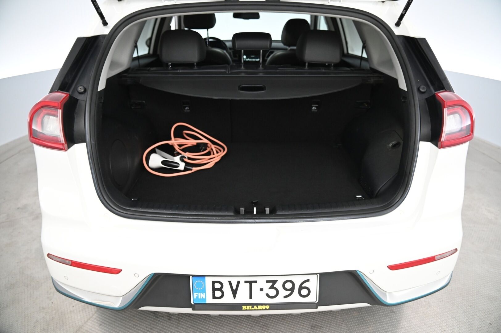 Kia Niro plug-in 2019 1,6 GDI Business Luxury DCT *JBL / ACC / Keylessgo / Koukku / Ilmastoidut Penkit / P*kamera / Tutkat* - *Siisti juuri saapunut / 2x renkaat*