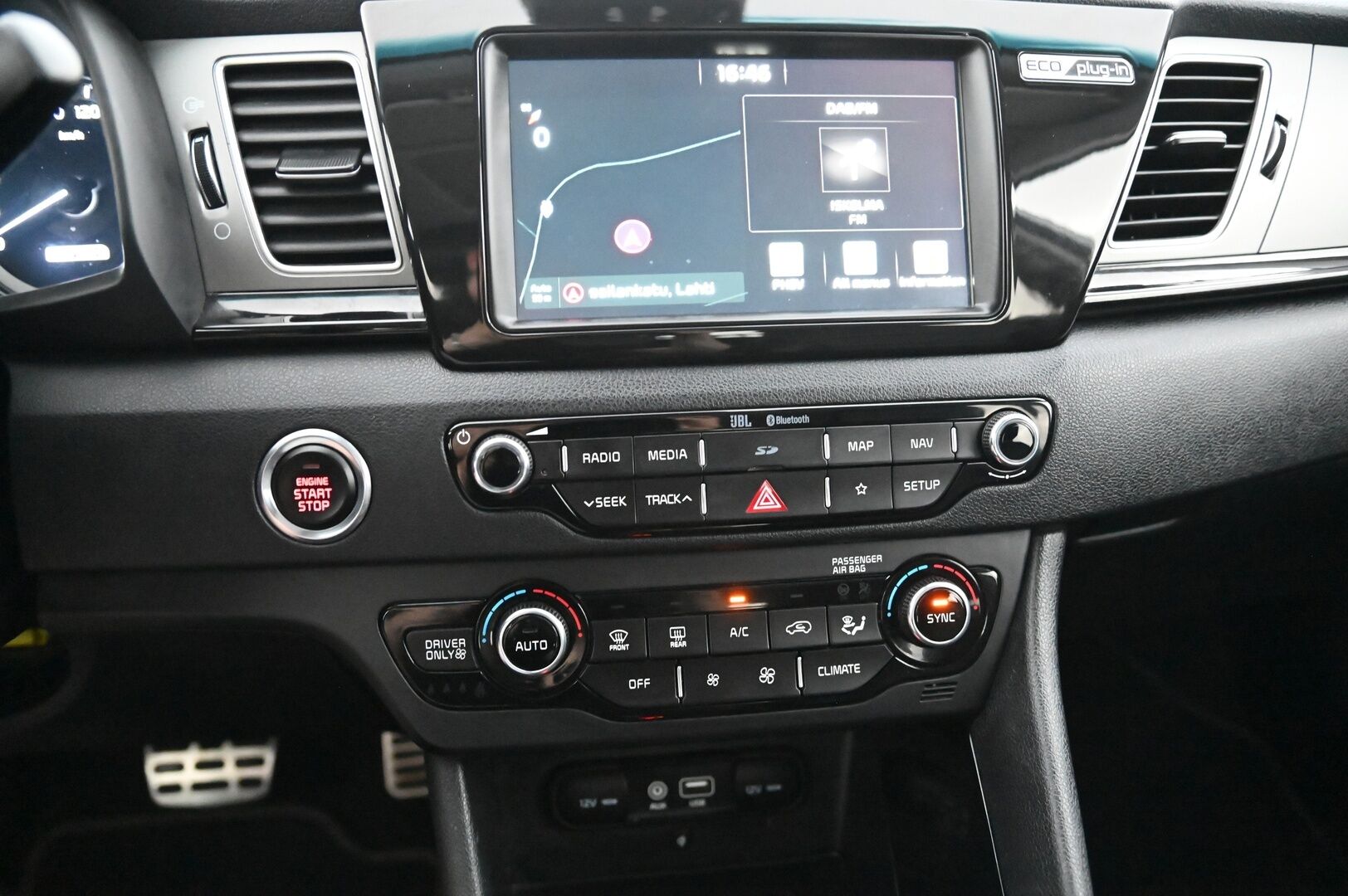 Kia Niro plug-in 2019 1,6 GDI Business Luxury DCT *JBL / ACC / Keylessgo / Koukku / Ilmastoidut Penkit / P*kamera / Tutkat* - *Siisti juuri saapunut / 2x renkaat*