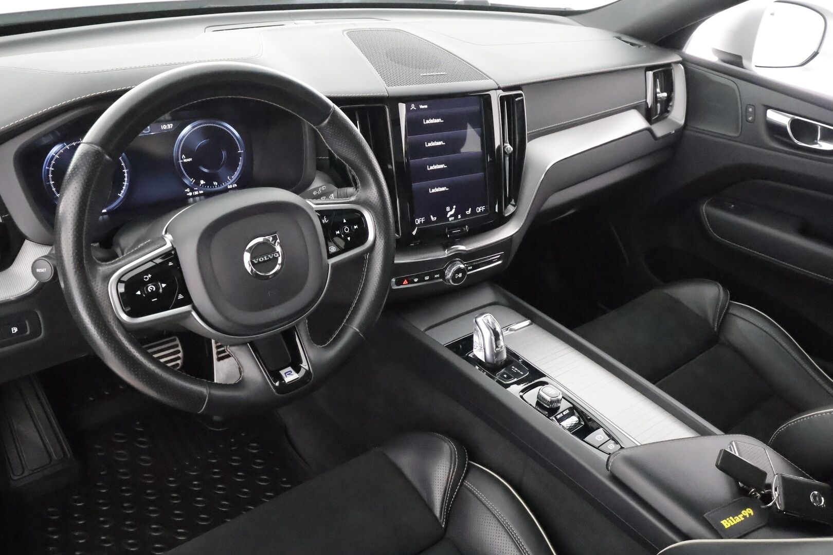 Volvo XC60 2019 T8 AWD R-Design aut * Ilma-alusta / Pilot assist / Webasto / H/K / Muistipenkki / Panorama / P.Kamera / Sporttipenkit / Full-LED  * - Suomi-auto / Kahdet Renkaat / Koti & Kauppalaturi