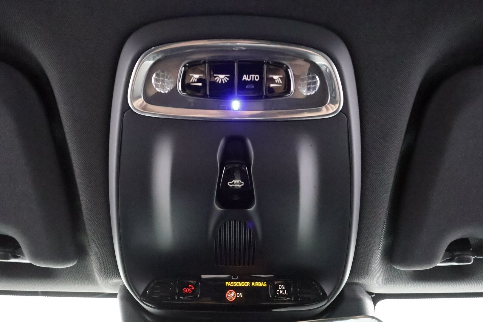 Volvo XC60 2019 T8 AWD R-Design aut * Ilma-alusta / Pilot assist / Webasto / H/K / Muistipenkki / Panorama / P.Kamera / Sporttipenkit / Full-LED  * - Suomi-auto / Kahdet Renkaat / Koti & Kauppalaturi