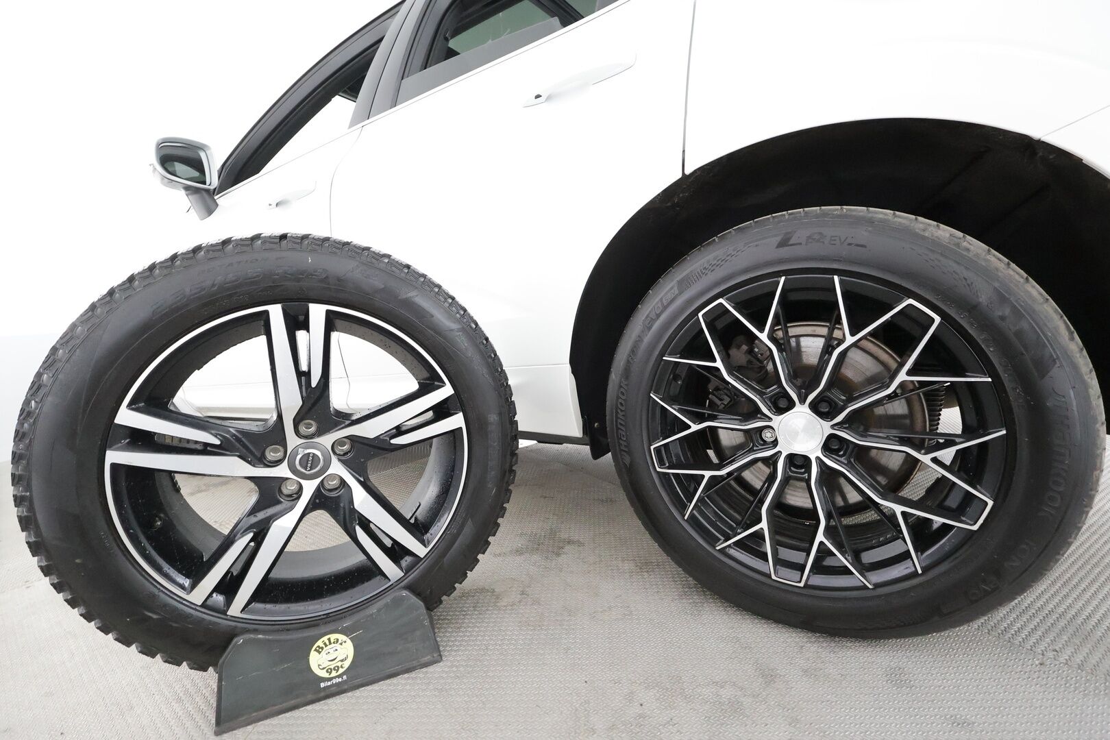 Volvo XC60 2019 T8 AWD R-Design aut * Ilma-alusta / Pilot assist / Webasto / H/K / Muistipenkki / Panorama / P.Kamera / Sporttipenkit / Full-LED  * - Suomi-auto / Kahdet Renkaat / Koti & Kauppalaturi - HULLUT AVAJAISHULINAT KORKOTARJOUS 3,29 %