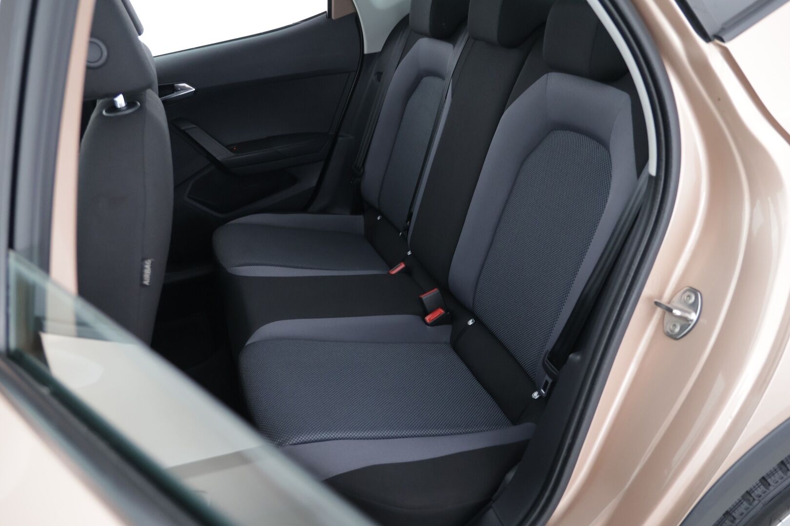 Seat Arona 2019 1,0 EcoTSI 115 Style DSG / P-Kamera / Lohkolämmitin /  / Apple Car play & Android Auto / - Todella siisti! / Huoltokirja / Taloudellinen