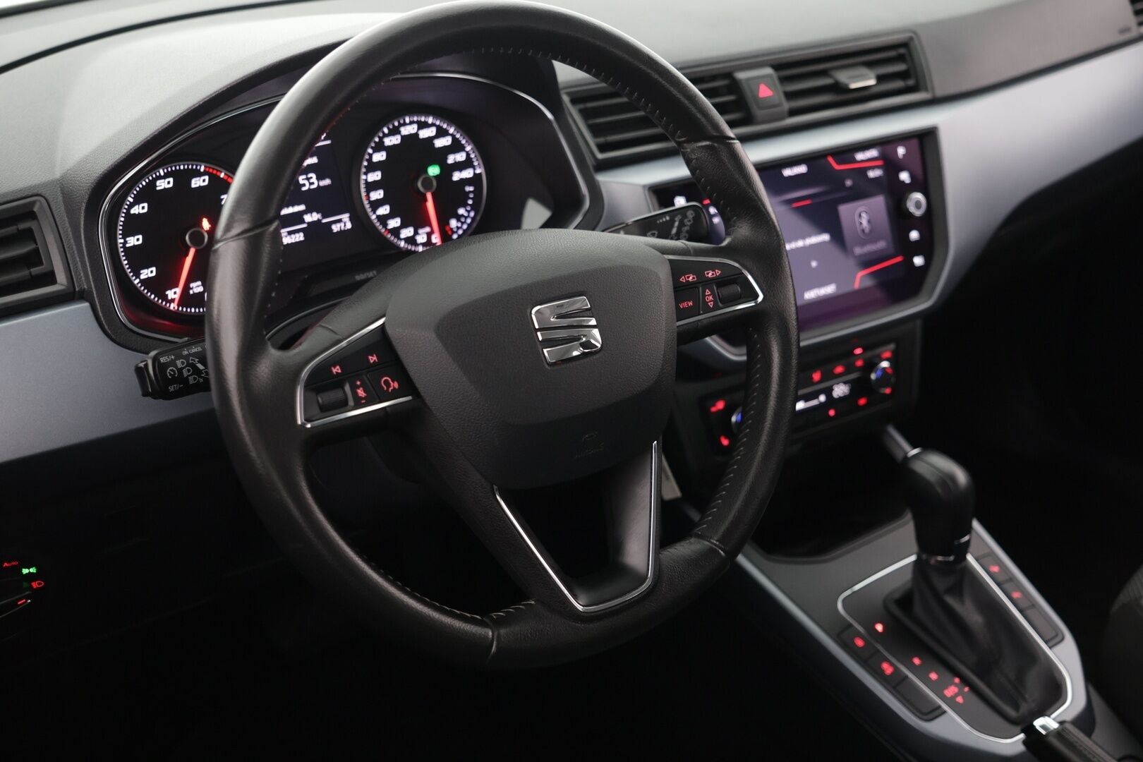 Seat Arona 2019 1,0 EcoTSI 115 Style DSG / P-Kamera / Lohkolämmitin /  / Apple Car play & Android Auto / - Todella siisti! / Huoltokirja / Taloudellinen