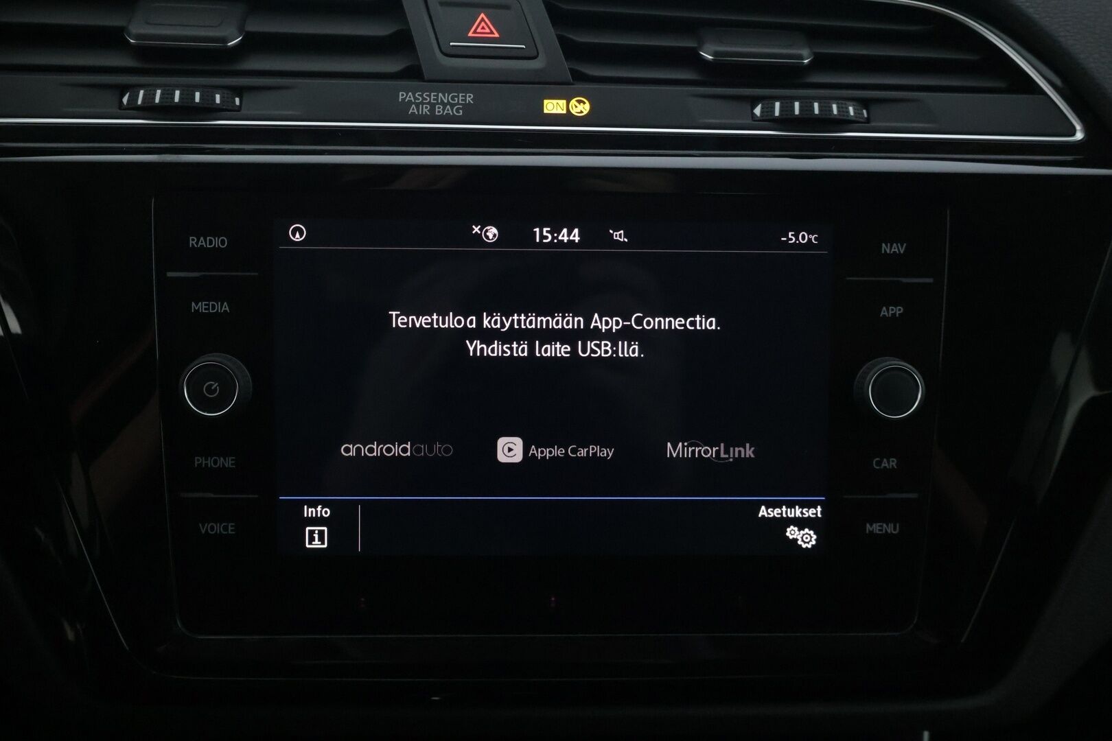 Volkswagen Touran 2019 Highline 1,5 TSI EVO 110 kW (150 hv) DSG-automaatti *Adapt. vakkari / Webasto / P. Tutkat / Sähkökontti / AppleCarPlay* - 7-paikkainen / Suomi-auto / Jakohihna vaihdettu! 