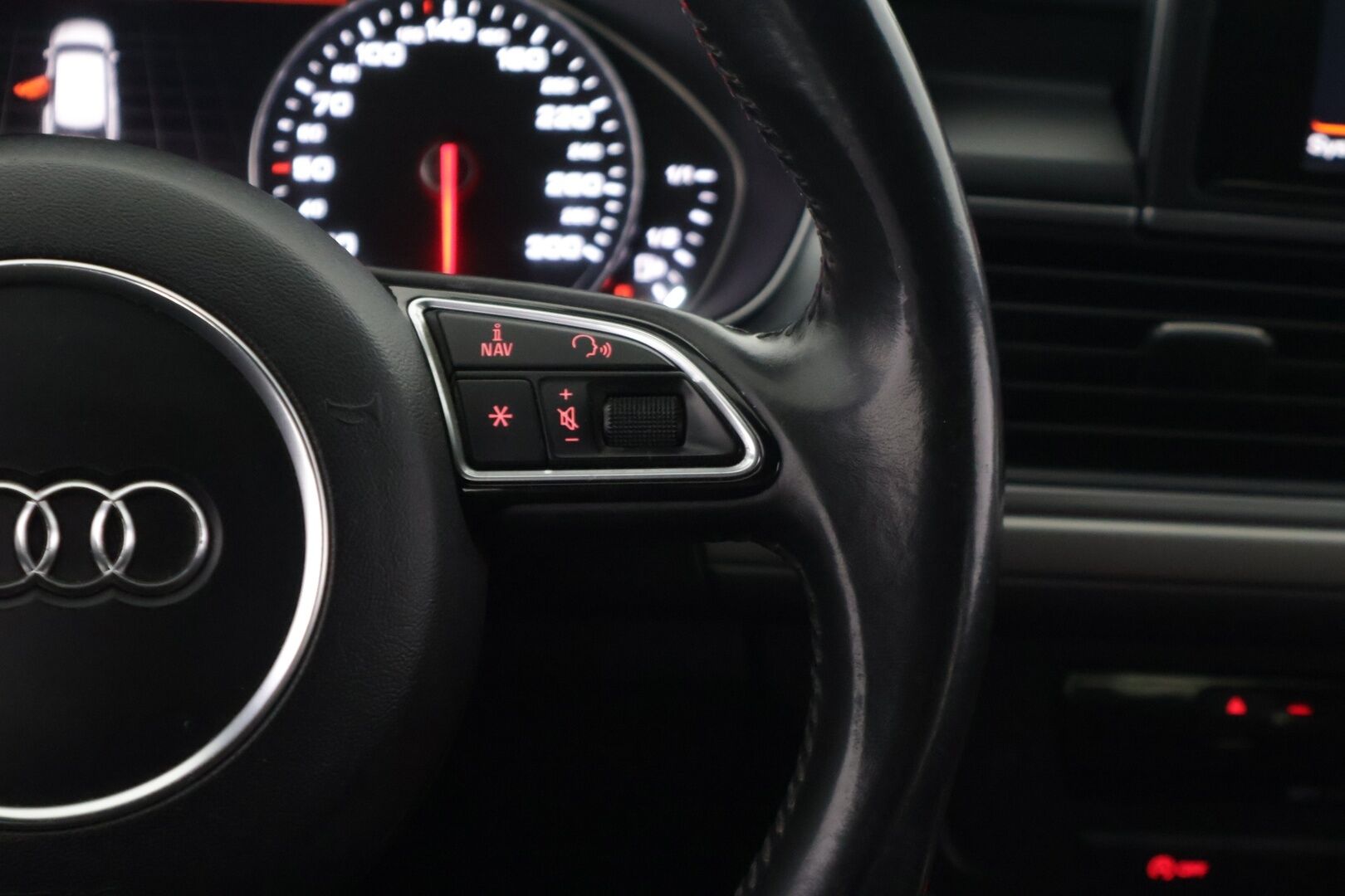 Audi A6 2014 Avant 3,0 V6 TDI 150 kW quattro S tronic Start-Stop * YritysOutlet - Myydään vain yrityksille * - *2 x renkaat aluvantein / Seuraava katsastus 08/2026*