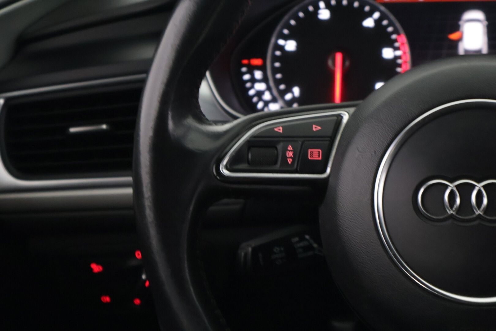 Audi A6 2014 Avant 3,0 V6 TDI 150 kW quattro S tronic Start-Stop * YritysOutlet - Myydään vain yrityksille * - *2 x renkaat aluvantein / Seuraava katsastus 08/2026*