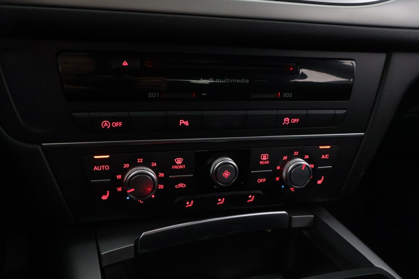 Audi A6 2014 Avant 3,0 V6 TDI 150 kW quattro S tronic Start-Stop * YritysOutlet - Myydään vain yrityksille * - *2 x renkaat aluvantein / Seuraava katsastus 08/2026*