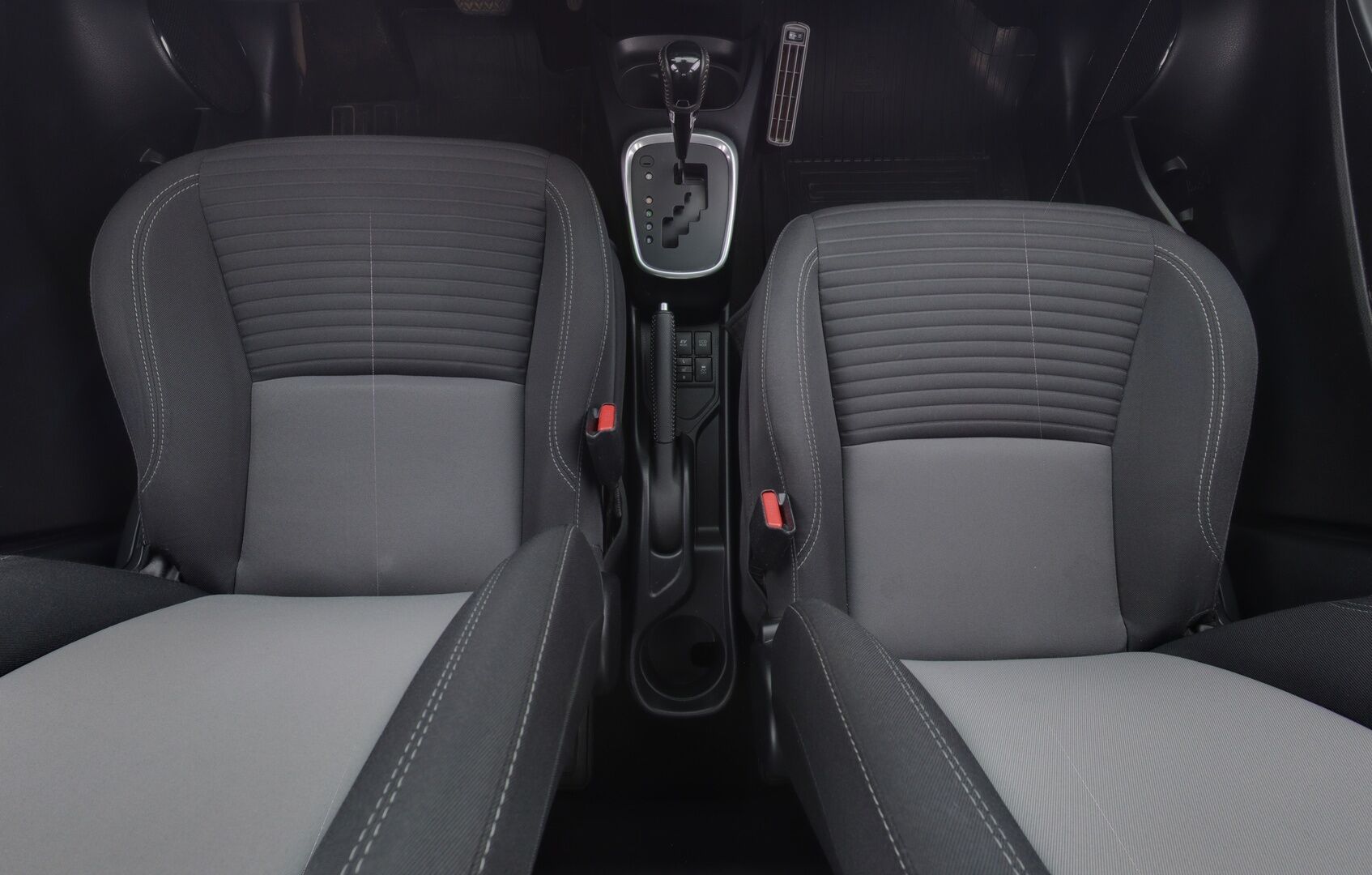 Toyota Yaris 2019 1,5 Hybrid Active 5ov / Merkkihuollettu / Peruutuskamera / Lohko .sis lämmitin / - * Suomi-auto / Taloudellinen / Näppärä *