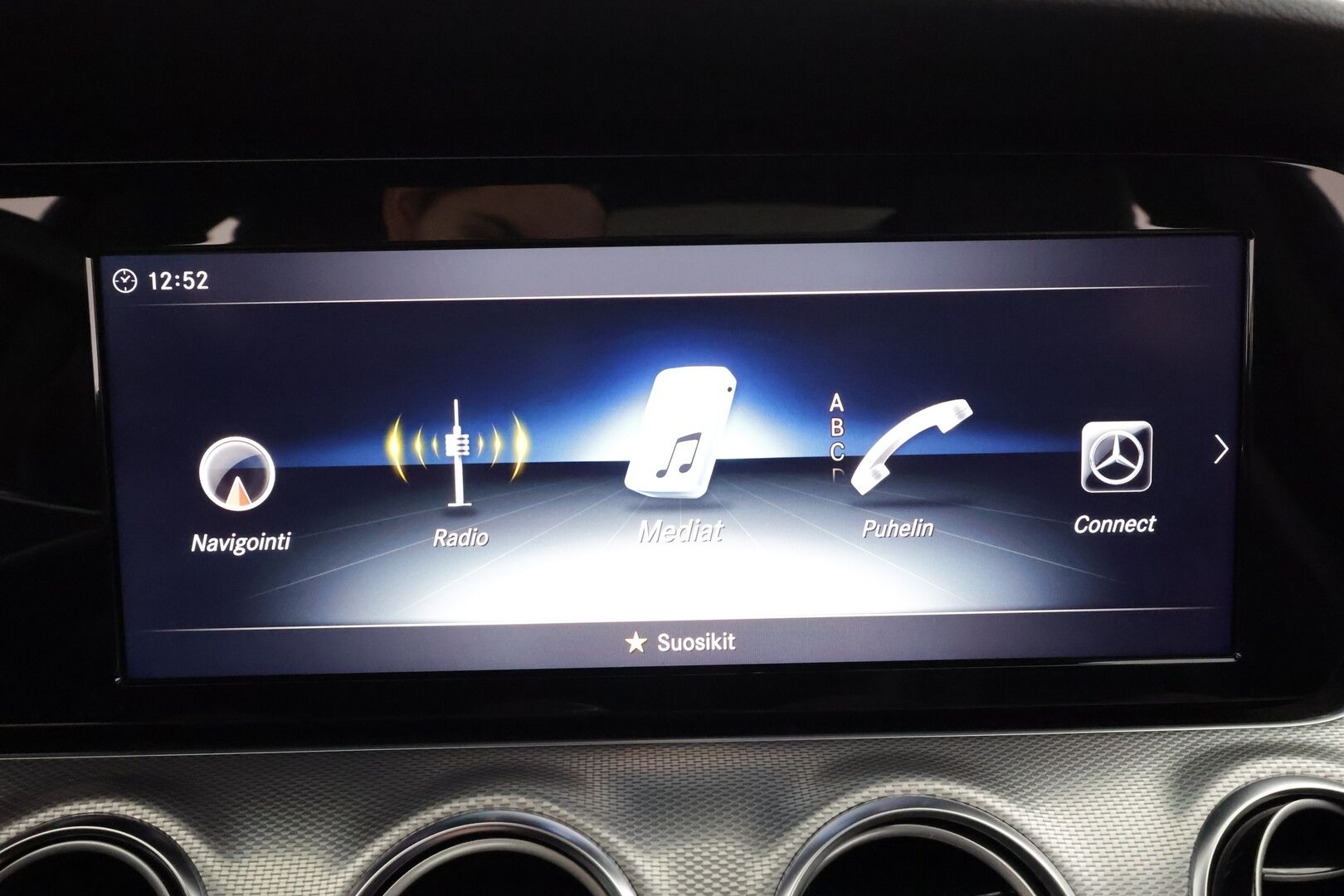 Mercedes-Benz E 2018 E 200 d A Premium Business AMG * Burmester / Muistipenkit / 360° / Panorama / Multibeam / Koukku / Katveavustin * - Kahdet renkaat - HULLU BLACKWEEK KORKOTARJOUS 2,49%