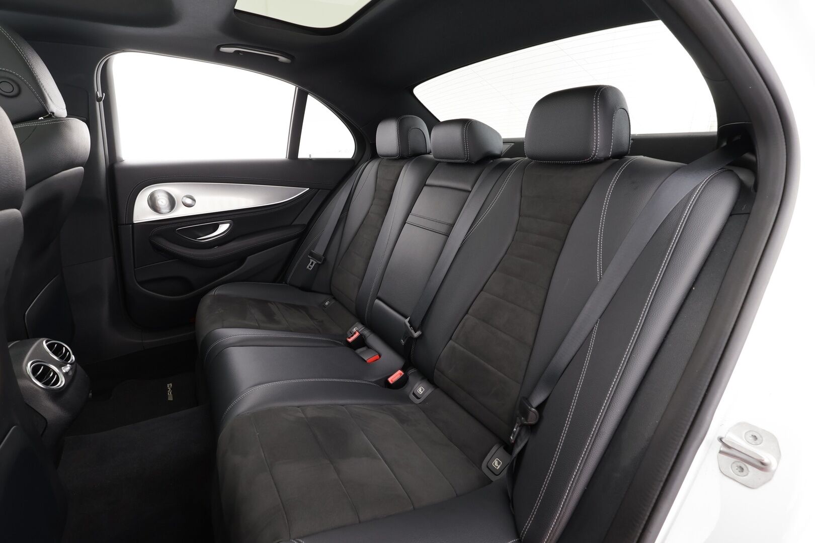 Mercedes-Benz E 2018 E 200 d A Premium Business AMG * Burmester / Muistipenkit / 360° / Panorama / Multibeam / Koukku / Katveavustin * - Kahdet renkaat - HULLU BLACKWEEK KORKOTARJOUS 2,49%