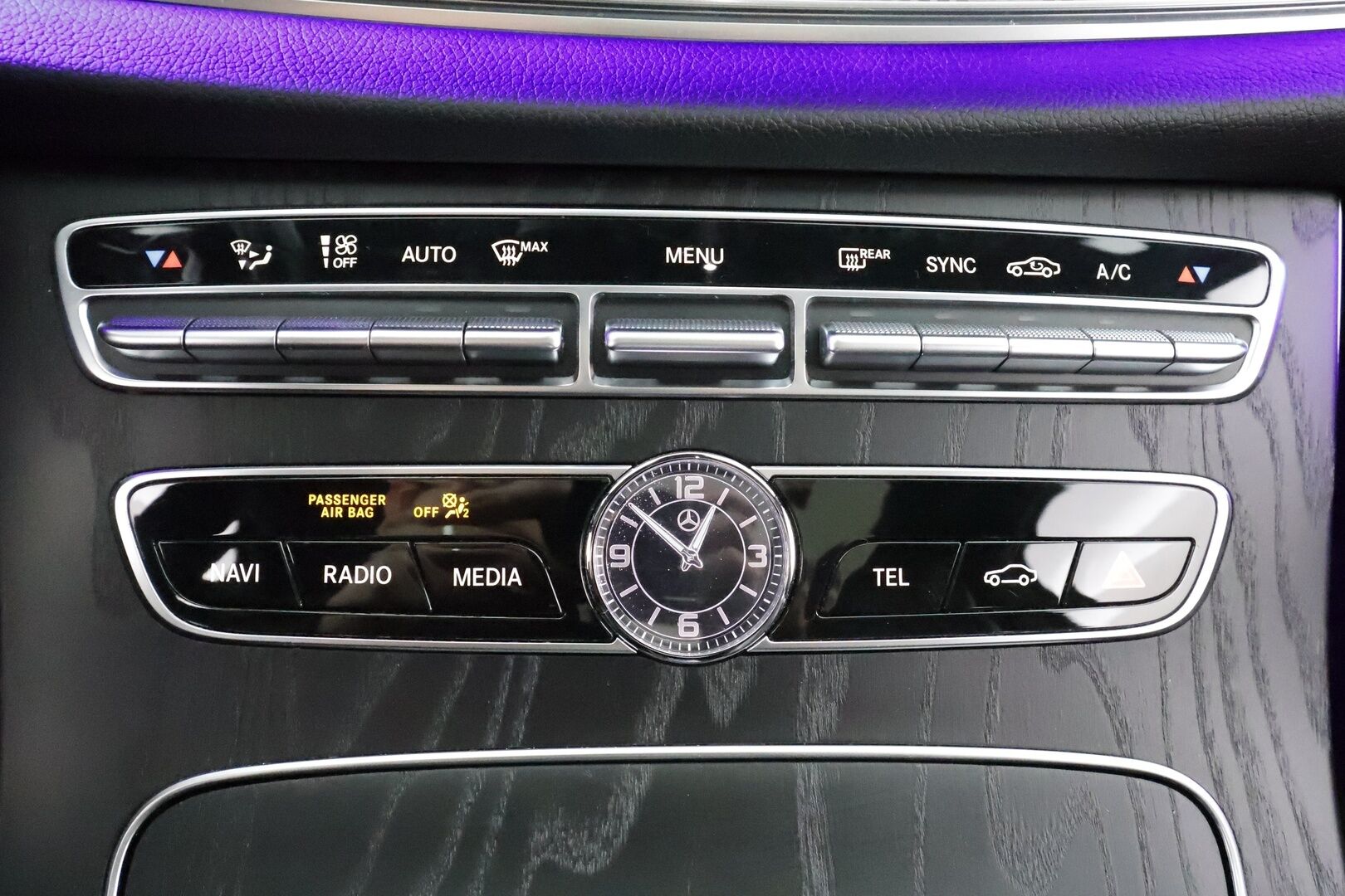 Mercedes-Benz E 2018 E 200 d A Premium Business AMG * Burmester / Muistipenkit / 360° / Panorama / Multibeam / Koukku / Katveavustin * - Kahdet renkaat - HULLU BLACKWEEK KORKOTARJOUS 2,49%