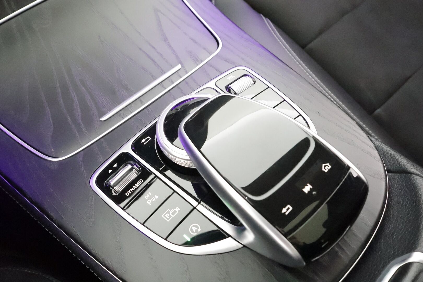 Mercedes-Benz E 2018 E 200 d A Premium Business AMG * Burmester / Muistipenkit / 360° / Panorama / Multibeam / Koukku / Katveavustin * - Kahdet renkaat - HULLU BLACKWEEK KORKOTARJOUS 2,49%