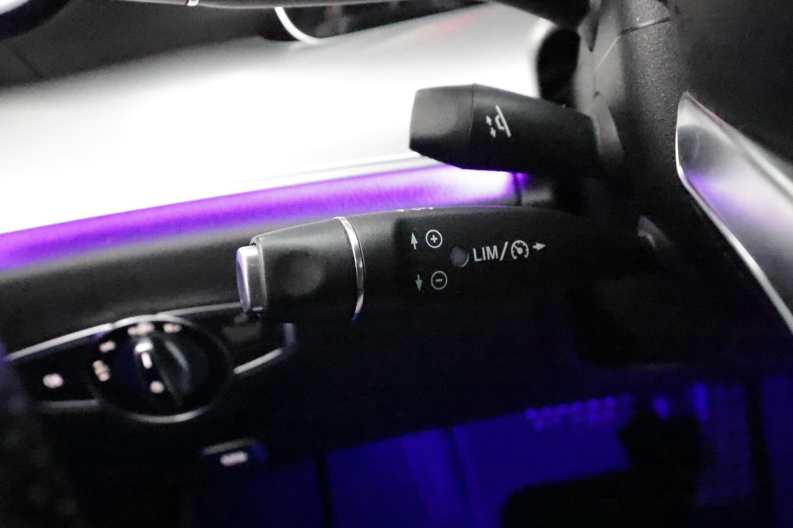 Mercedes-Benz E 2018 E 200 d A Premium Business AMG * Burmester / Muistipenkit / 360° / Panorama / Multibeam / Koukku / Katveavustin * - Kahdet renkaat - HULLU BLACKWEEK KORKOTARJOUS 2,49%