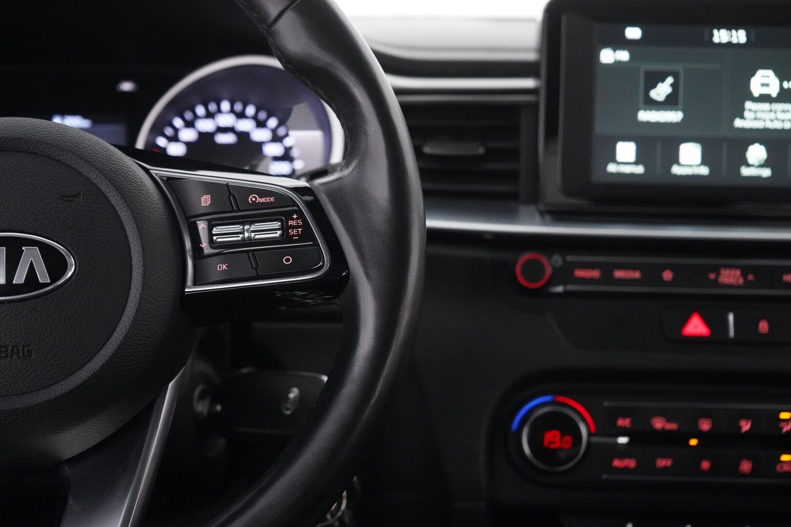 Kia Ceed 2019 1,4 T-GDI ISG 140hv EX SW DCT A/T EcoDynamics - Vetokoukku | Puolinahkasisusta | App connect | Vakkari | Peruutuskamera | Lohkolämmitin | Kahdet renkaat alumiinivantein | Fiksu huoltohistoria