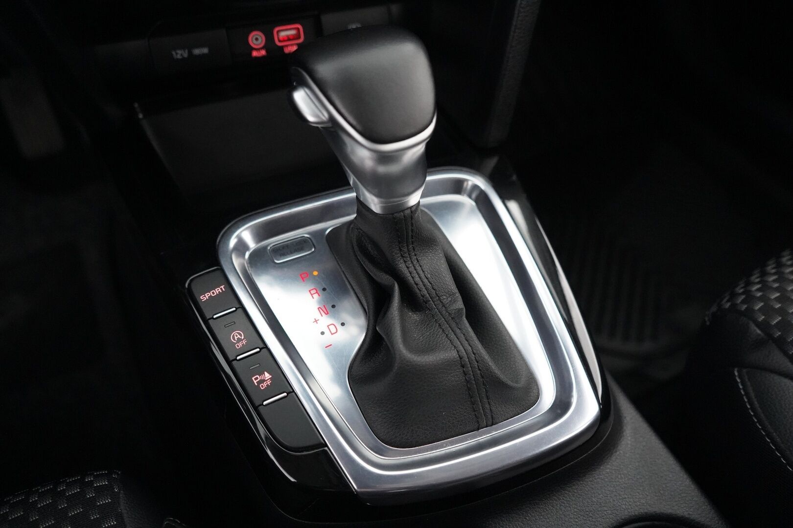 Kia Ceed 2019 1,4 T-GDI ISG 140hv EX SW DCT A/T EcoDynamics - Vetokoukku | Puolinahkasisusta | App connect | Vakkari | Peruutuskamera | Lohkolämmitin | Kahdet renkaat alumiinivantein | Fiksu huoltohistoria
