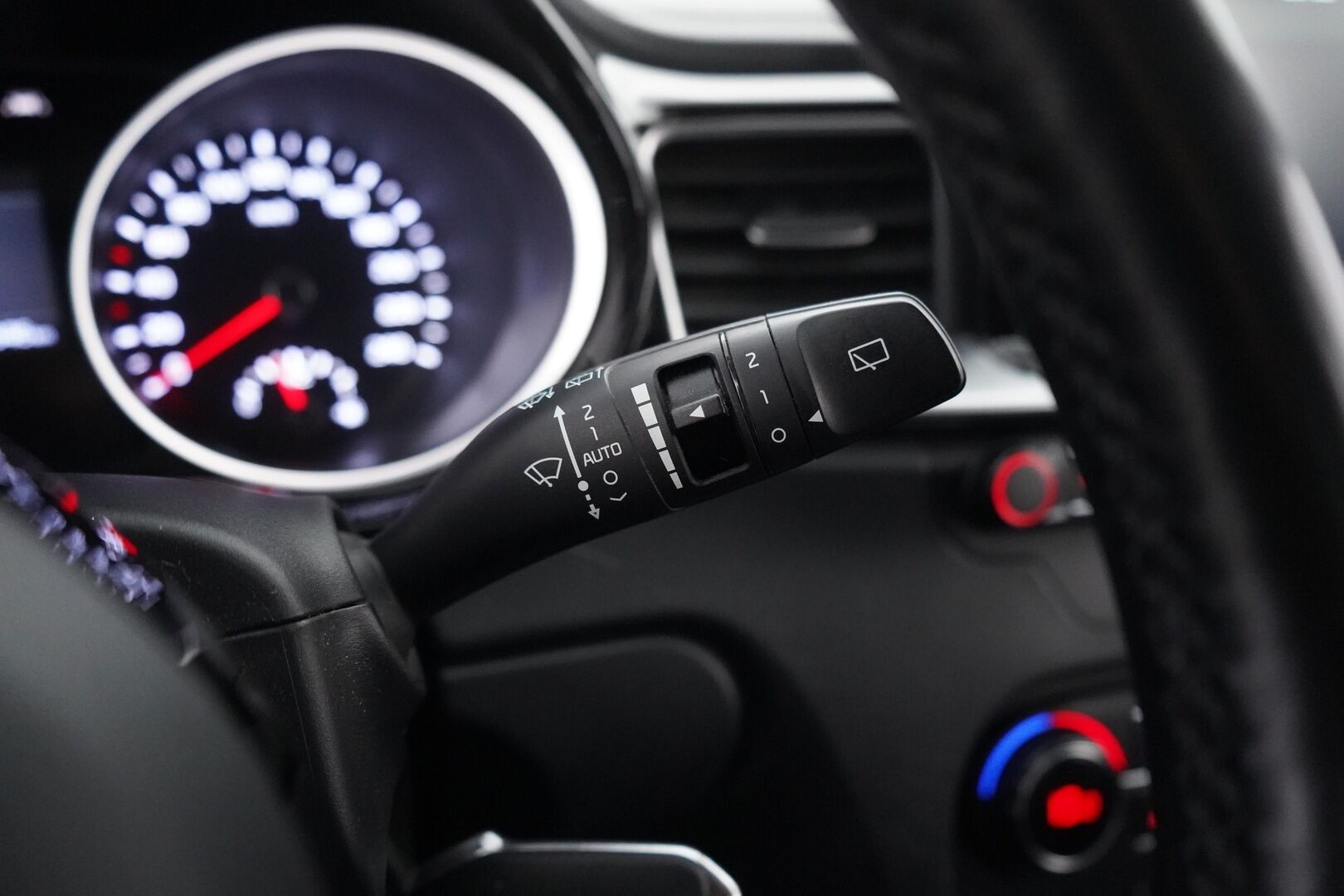 Kia Ceed 2019 1,4 T-GDI ISG 140hv EX SW DCT A/T EcoDynamics - Vetokoukku | Puolinahkasisusta | App connect | Vakkari | Peruutuskamera | Lohkolämmitin | Kahdet renkaat alumiinivantein | Fiksu huoltohistoria