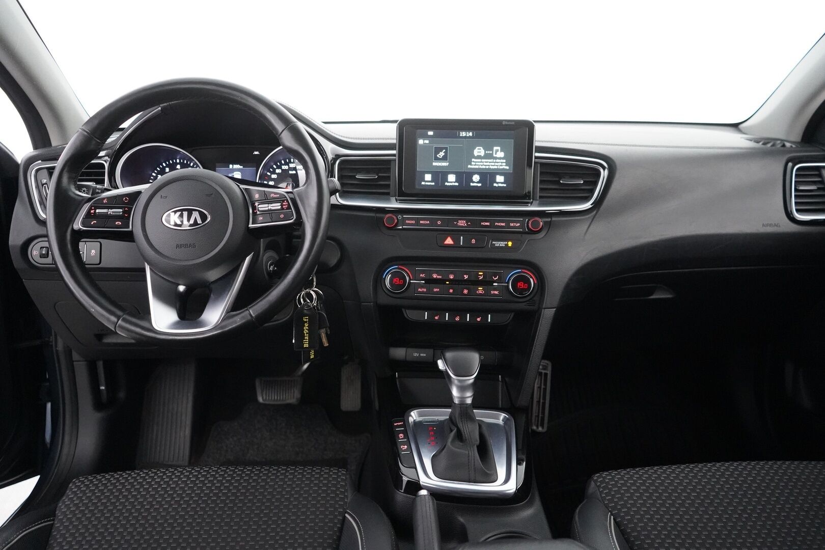 Kia Ceed 2019 1,4 T-GDI ISG 140hv EX SW DCT A/T EcoDynamics - Vetokoukku | Puolinahkasisusta | App connect | Vakkari | Peruutuskamera | Lohkolämmitin | Kahdet renkaat alumiinivantein | Fiksu huoltohistoria