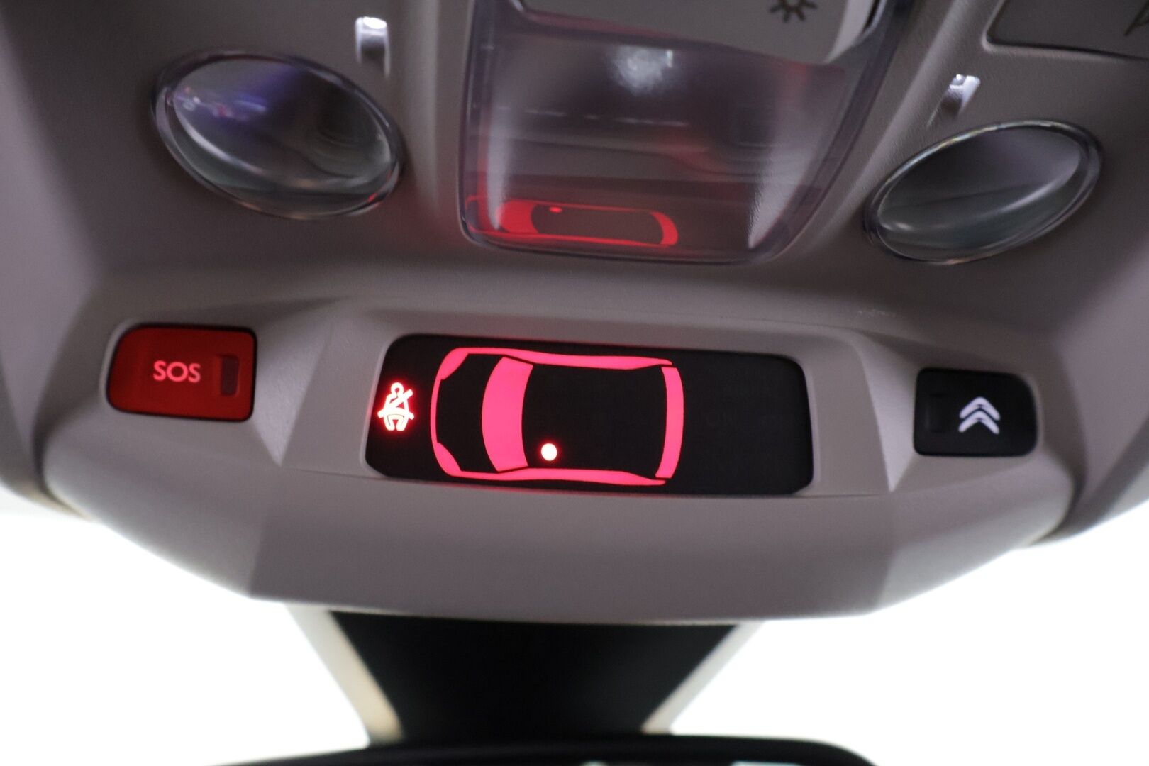 Citroen C5 Aircross 2019 PureTech 180 Feel EAT8 Automaatti *Vakkari / Peruutuskamera / Sähköinen kuskin penkki* - *Kahdet renkaat alumiini vantein / viimeisin huolto 02/2025 / Digimittaristo*