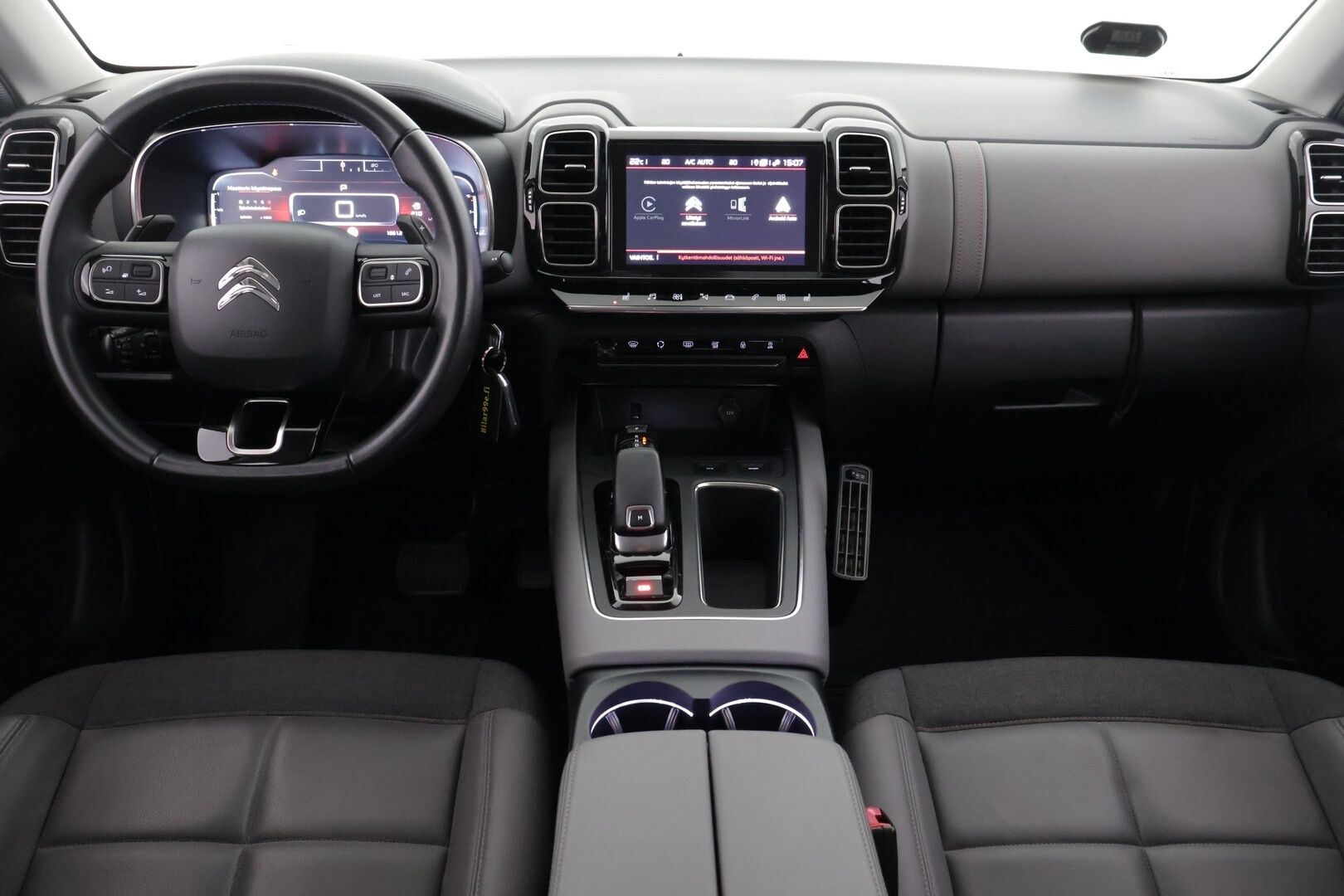 Citroen C5 Aircross 2019 PureTech 180 Feel EAT8 Automaatti *Vakkari / Peruutuskamera / Sähköinen kuskin penkki* - *Kahdet renkaat alumiini vantein / viimeisin huolto 02/2025 / Digimittaristo*