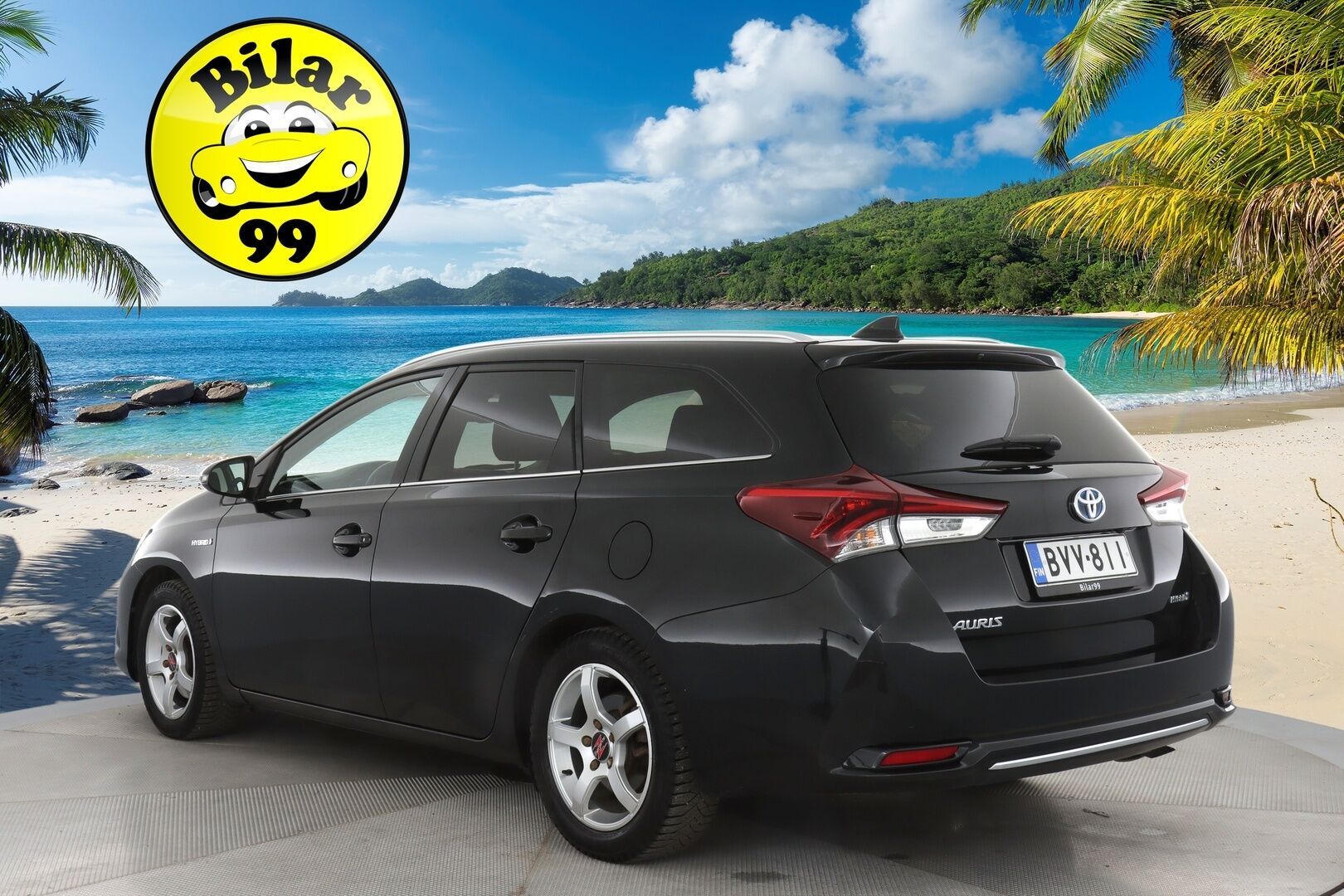 Toyota Auris 2018 Touring Sports 1,8 Hybrid Active * Koukku / Keyless / Peruutuskamera / Navi / Vakkari / Bluetooth * - Kahdet renkaat aluvanteilla
