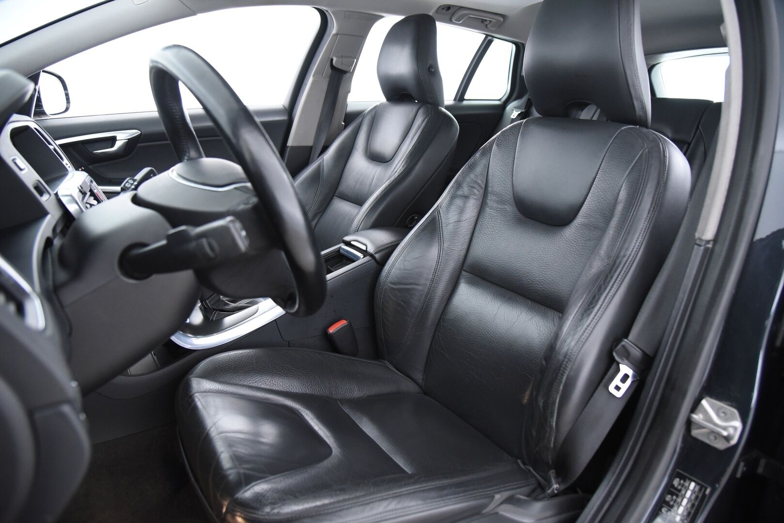 Volvo V60 2014 D6 AWD Summum+ plug in hybrid aut - Adapt. Vak. / Vetokoukku / Blis / Premium Sound / Pa-lämmitin