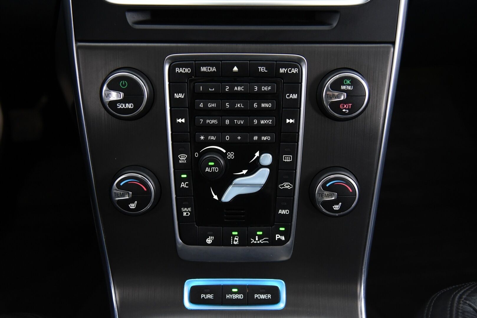 Volvo V60 2014 D6 AWD Summum+ plug in hybrid aut - Adapt. Vak. / Vetokoukku / Blis / Premium Sound / Pa-lämmitin