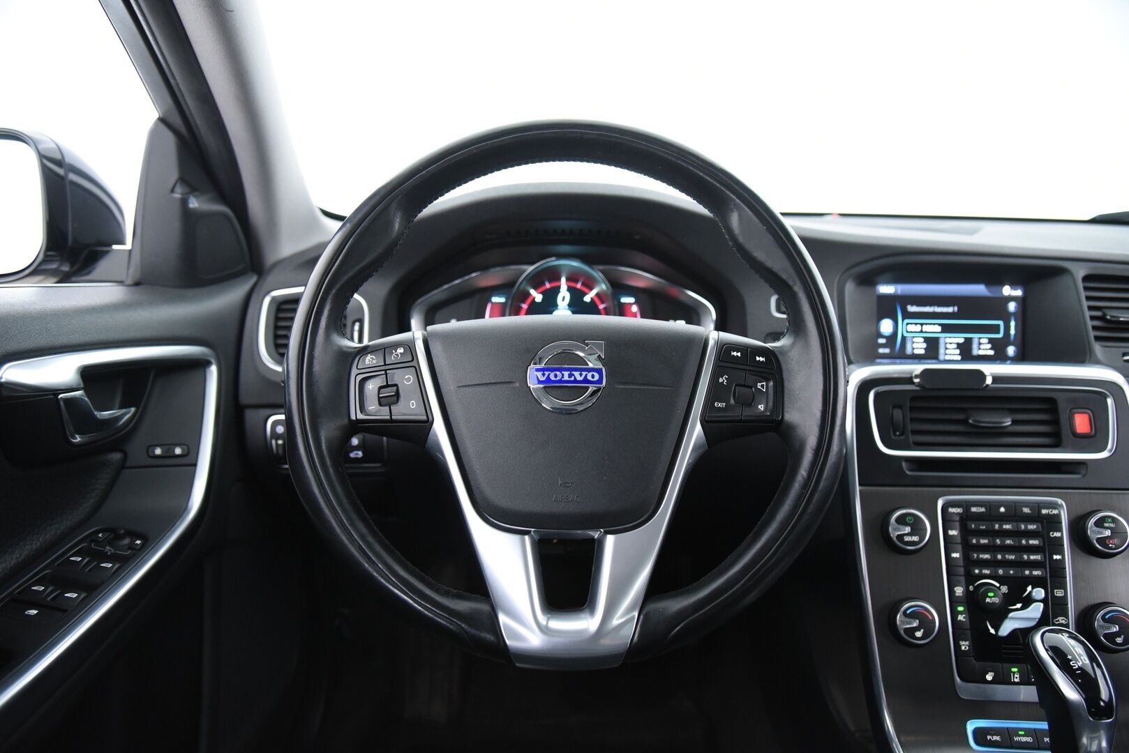 Volvo V60 2014 D6 AWD Summum+ plug in hybrid aut - Adapt. Vak. / Vetokoukku / Blis / Premium Sound / Pa-lämmitin